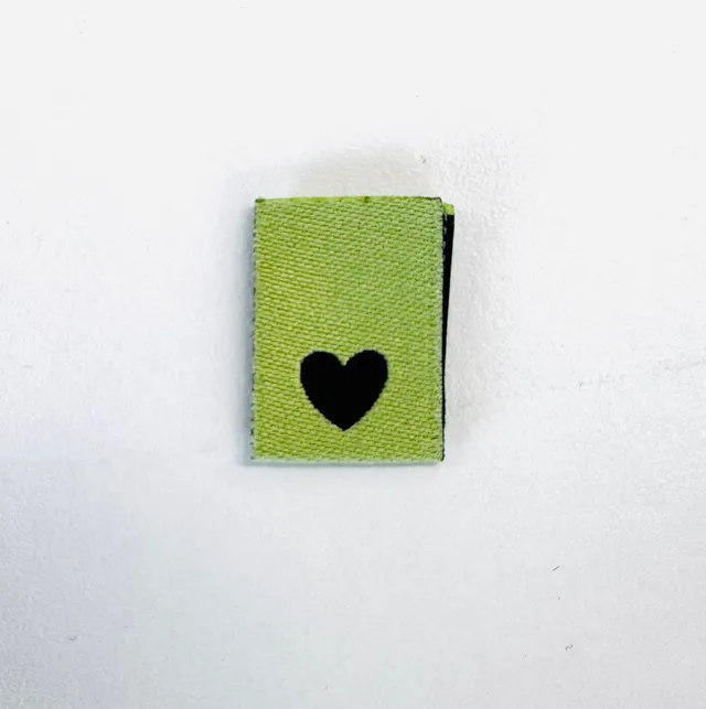 paul-clara-weblabels-mini-herz-gr-n-klapplabel-einn-hen image 1