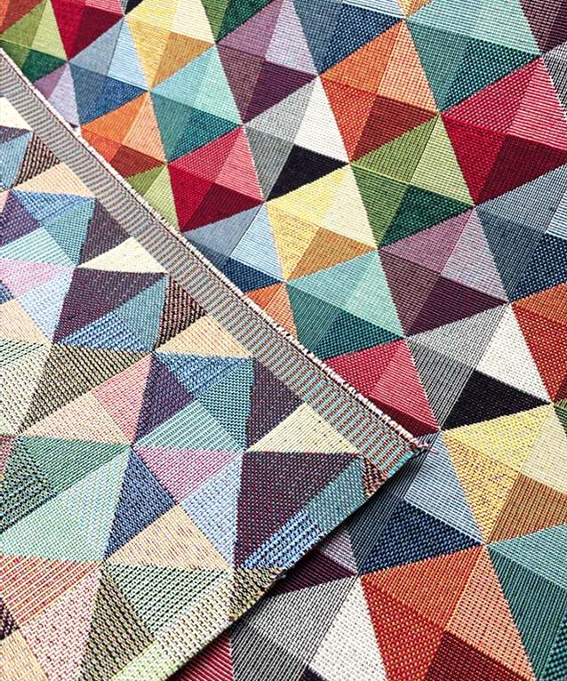 lenipepunkt-gobelin-coloured-pyramids-taschenstoff-meterware image 3