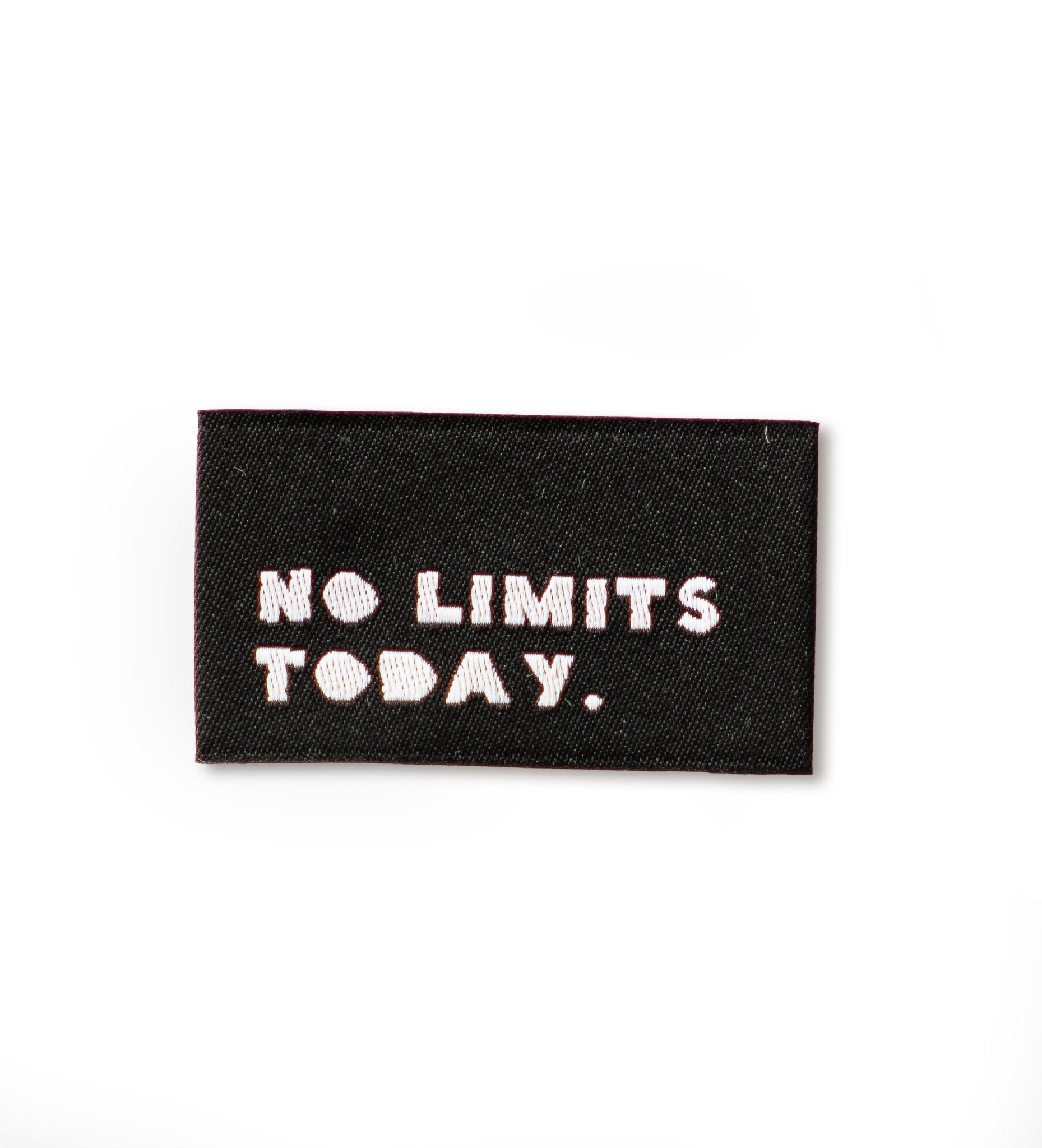 paul-clara-weblabel-no-limits-typo-etikett-zum-ann-hen image 1