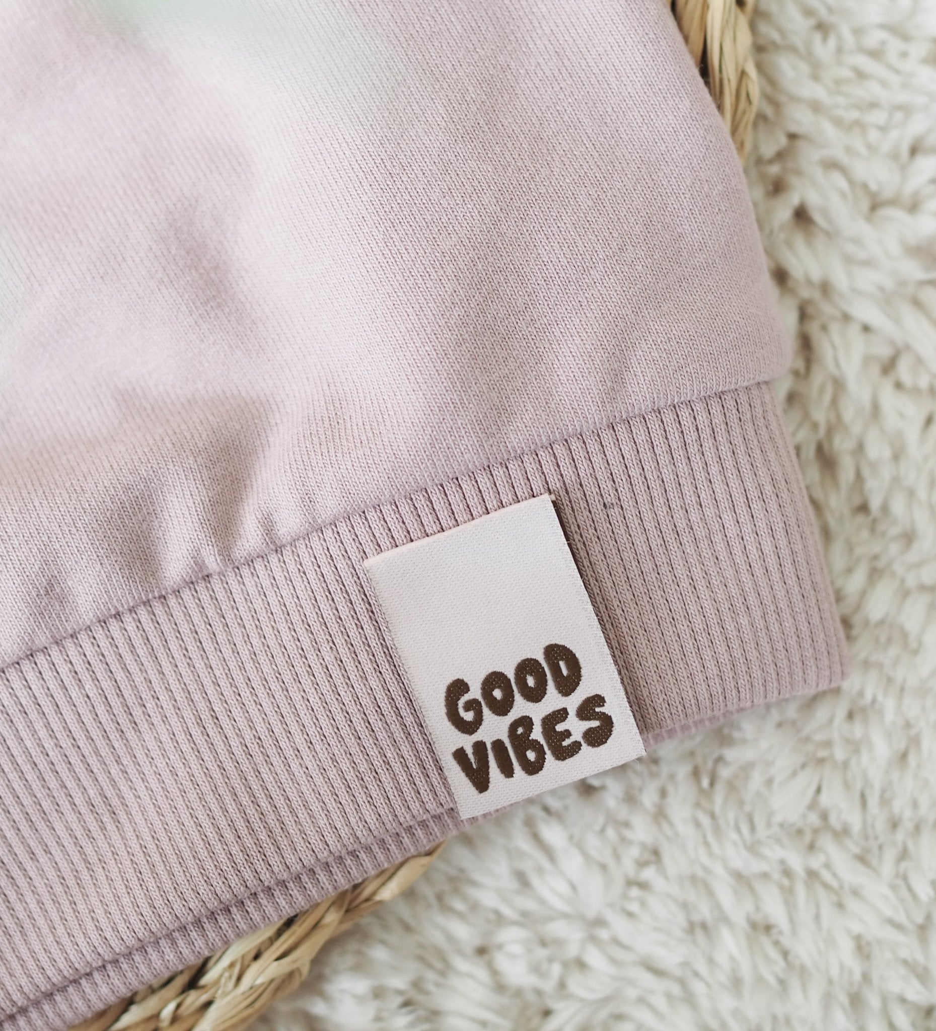 paul-clara-weblabels-good-vibes-klapp-label-einn-hen image 2