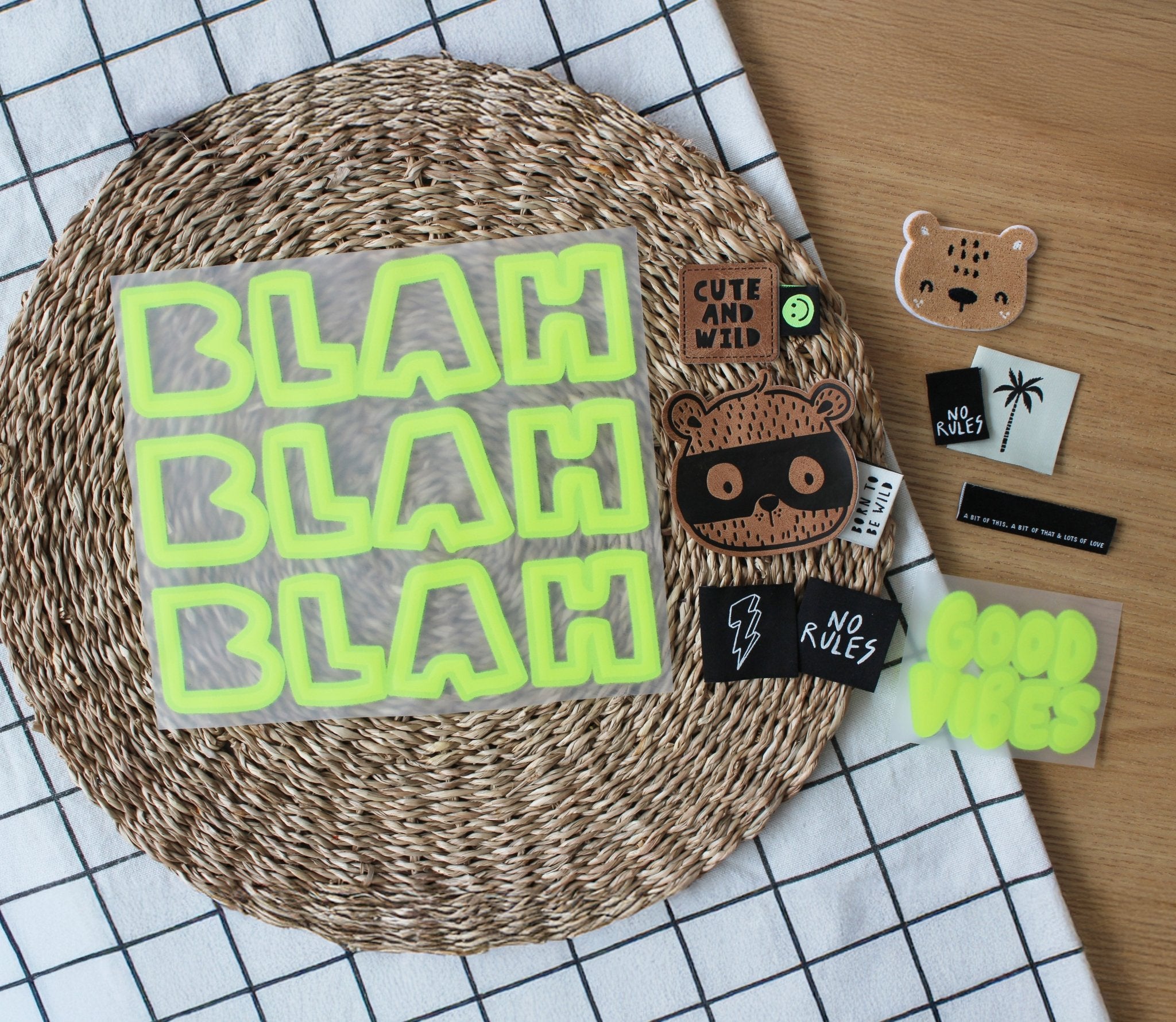 paul-clara-weblabels-klapp-weblabel-no-rules-nahtlabel image 2