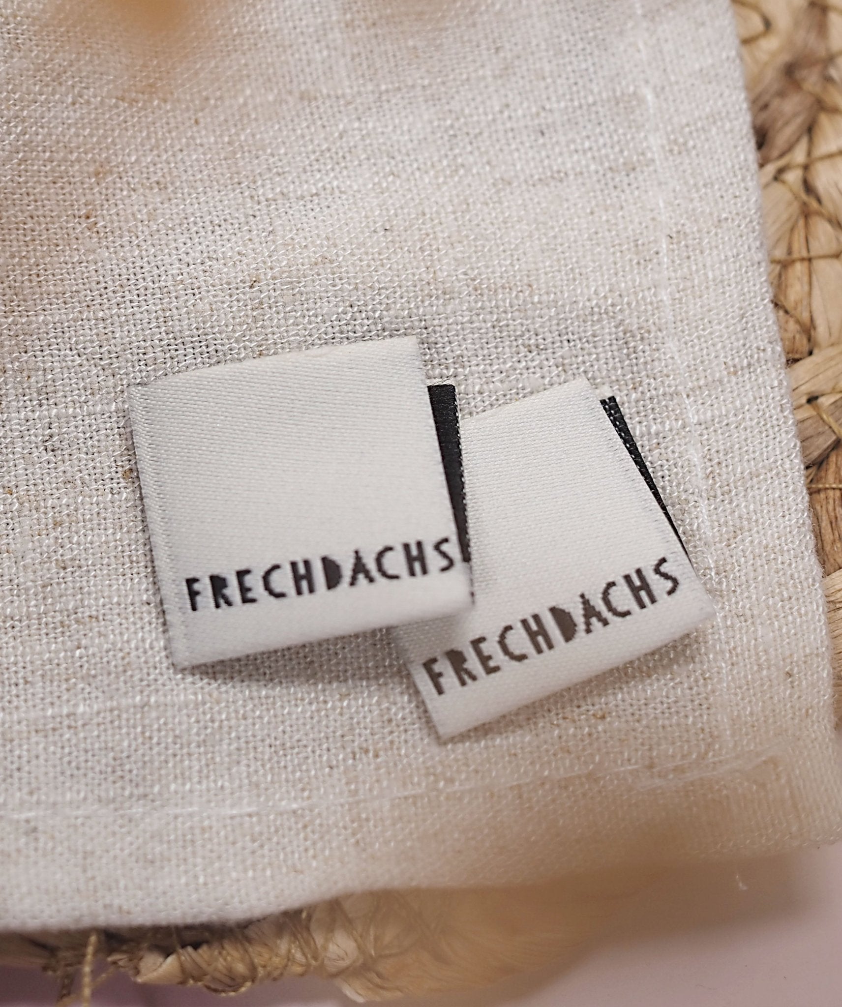 paul-clara-weblabels-frechdachs-klapp-label-wei-einn-hen image 2