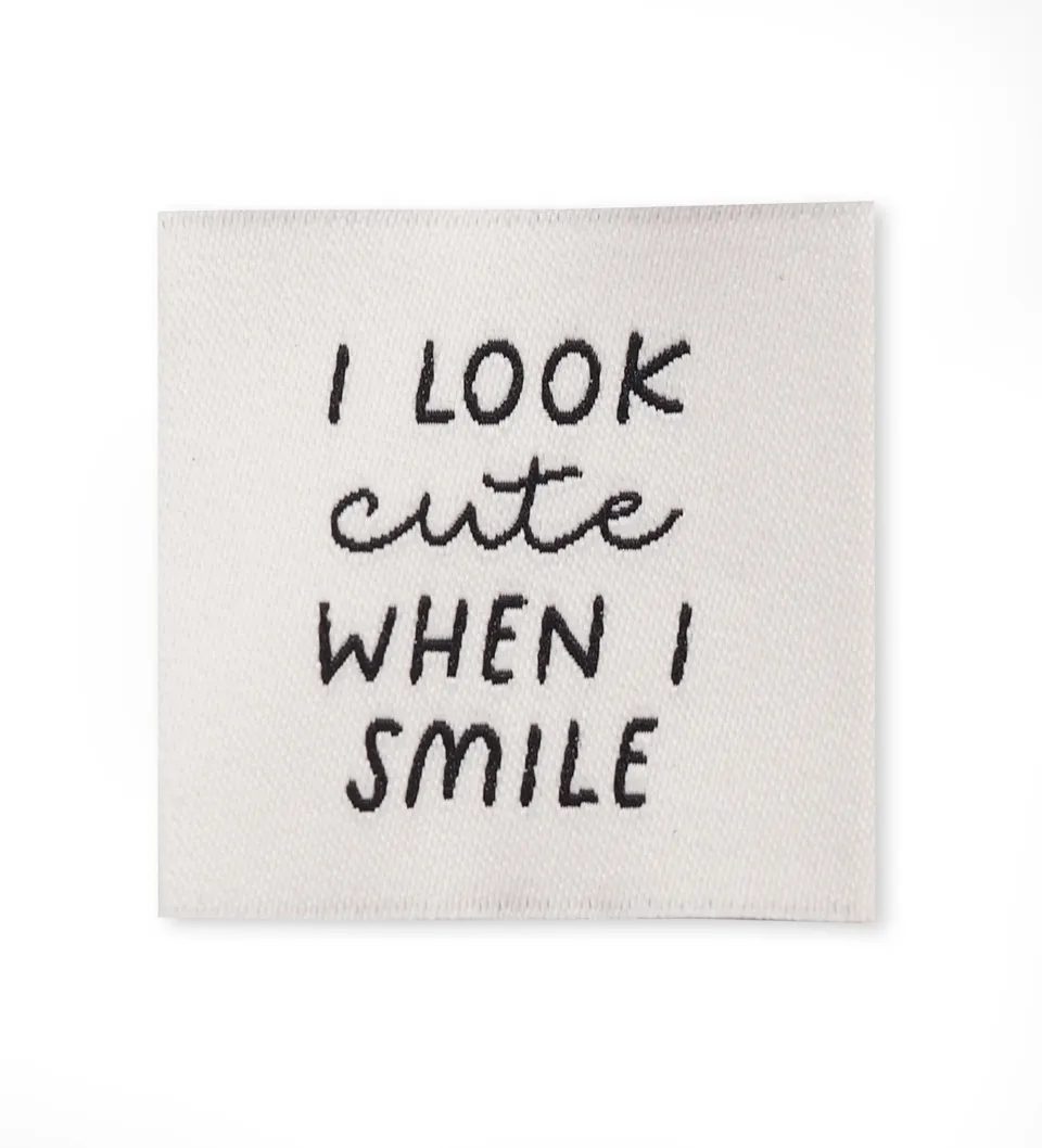 paul-clara-weblabels-i-look-cute-when-i-smile-etikett-3-5-cm image 1