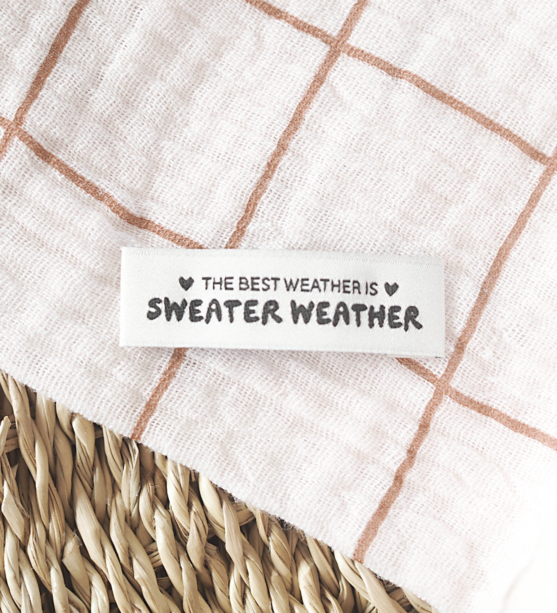 paul-clara-basics-weblabel-sweater-weather-1-2x4-cm image 2