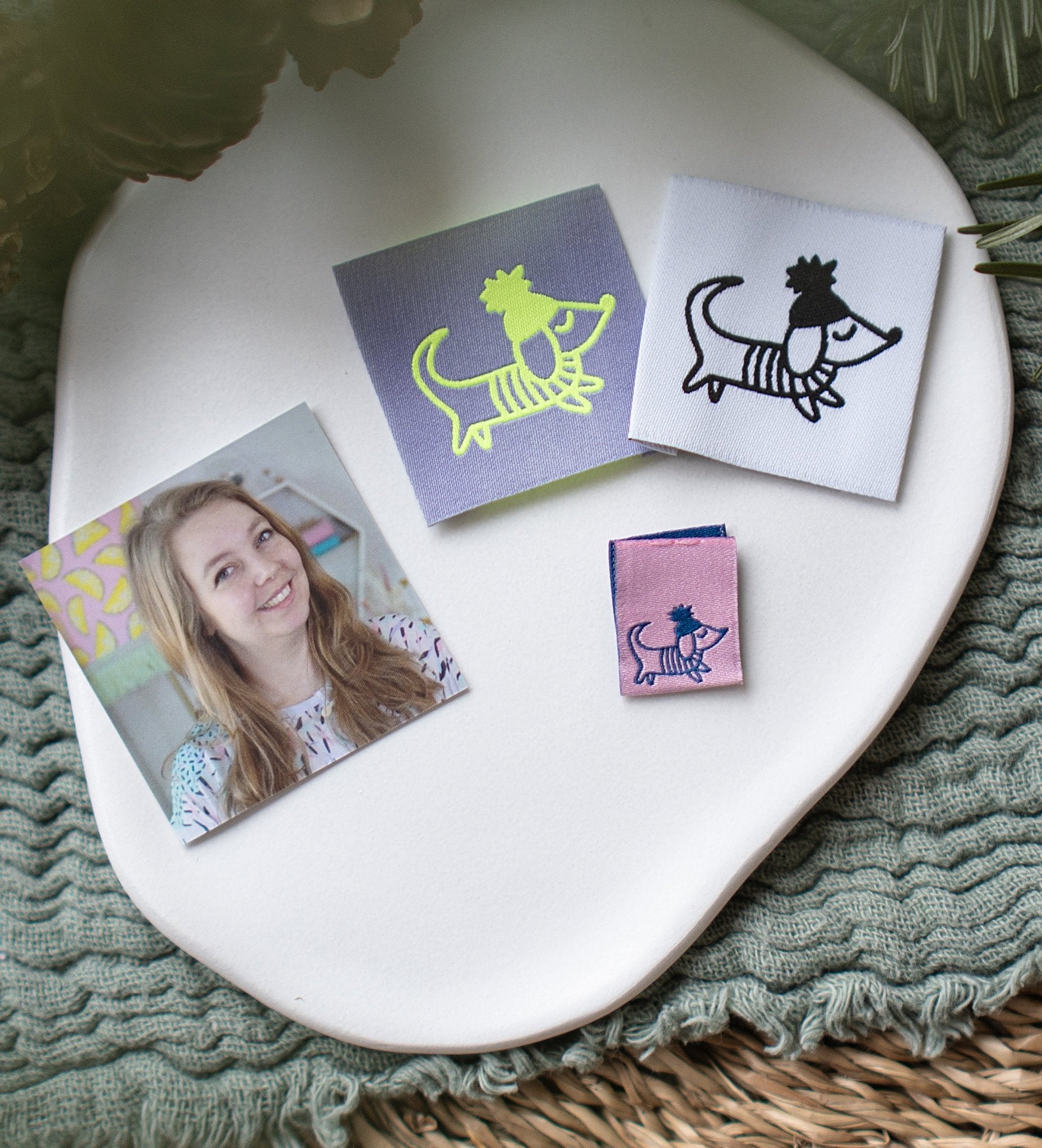 paul-clara-weblabels-dackel-weblabel-schwarz-wei-3-5-cm image 2