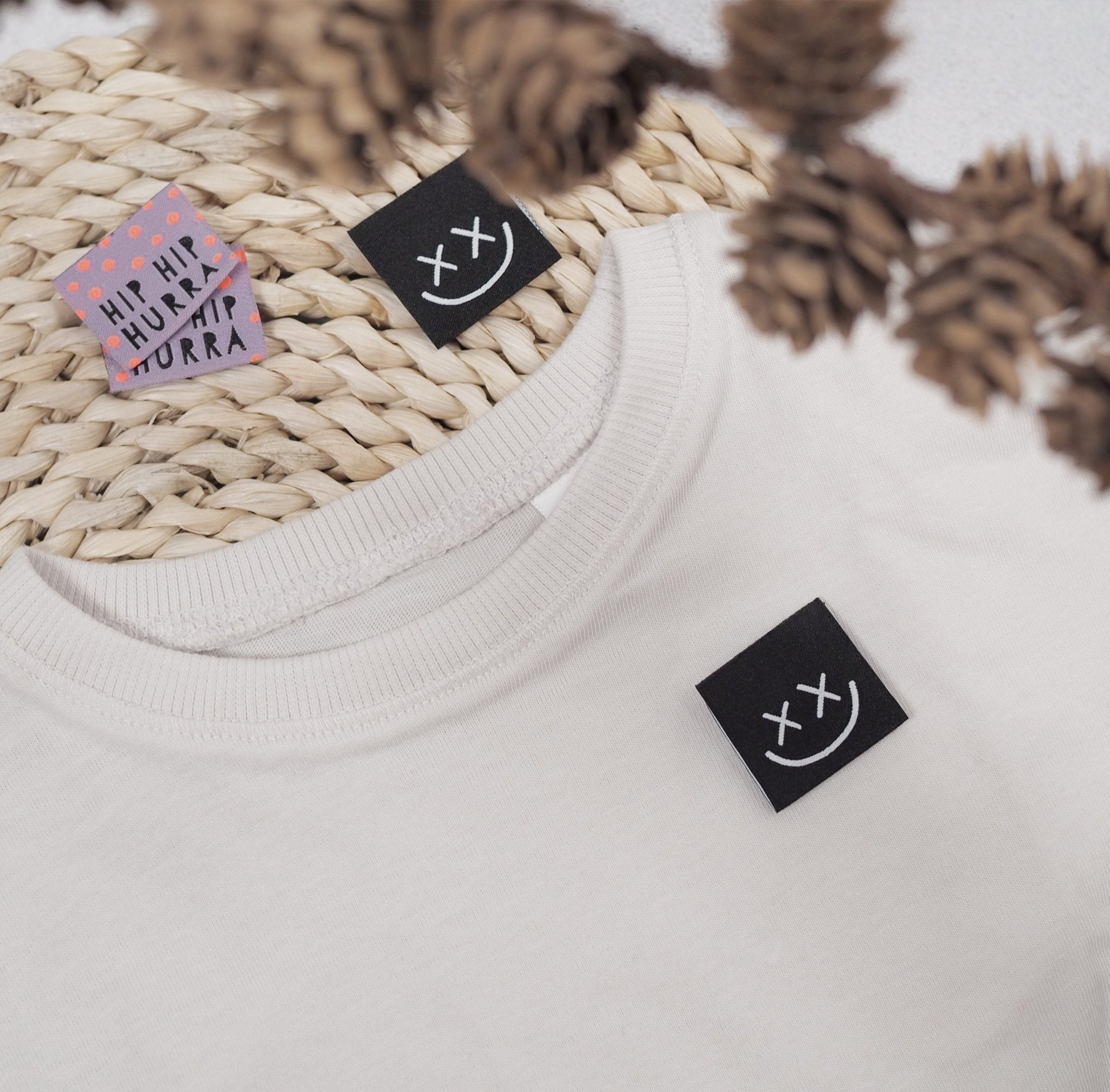 paul-clara-weblabels-hip-hip-hurra-klapp-label-einn-hen image 2