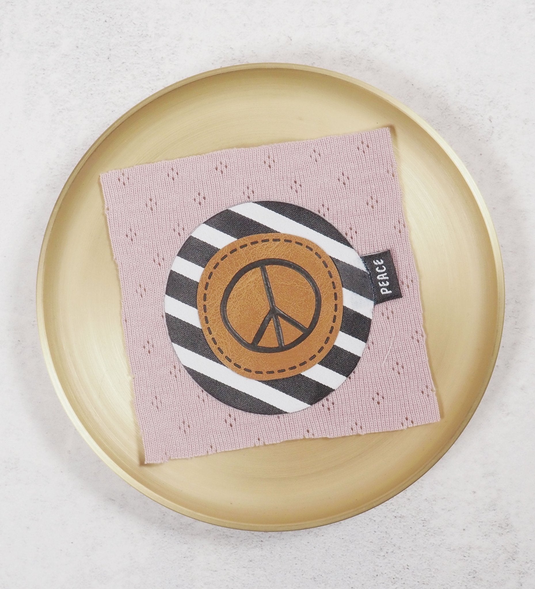 paul-clara-patches-streifen-schwarz-wei-xxl-patch-rund image 2