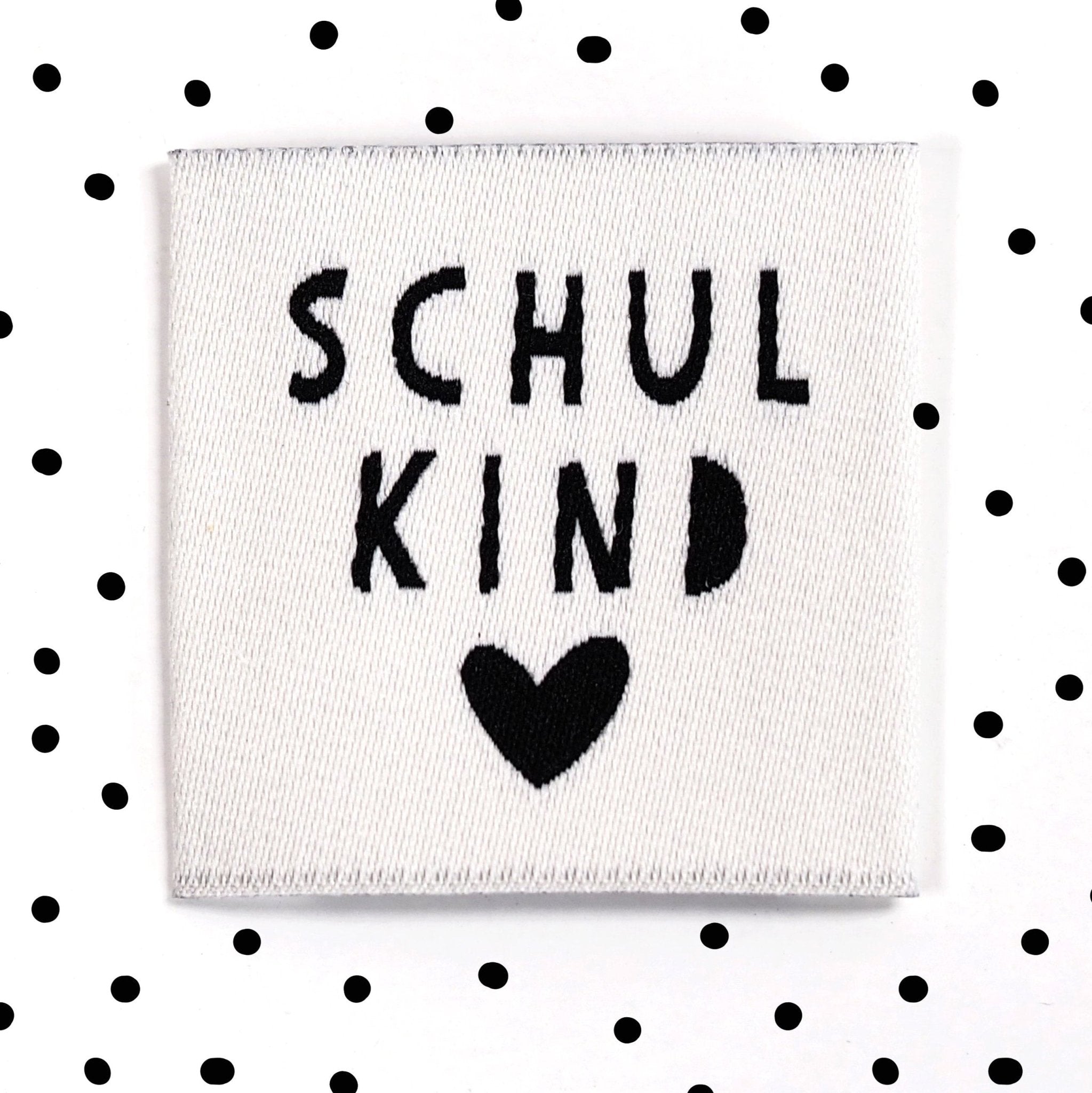 paul-clara-weblabels-schulkind-herz-weblabel-4x4-cm-zum-ann-hen image 1