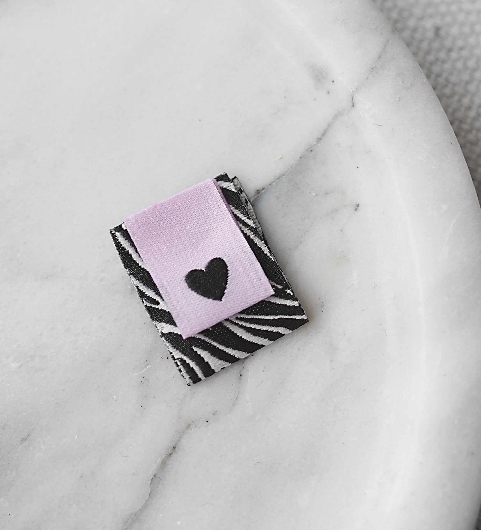 paul-clara-weblabels-zebra-klapp-weblabel-zum-einn-hen image 2