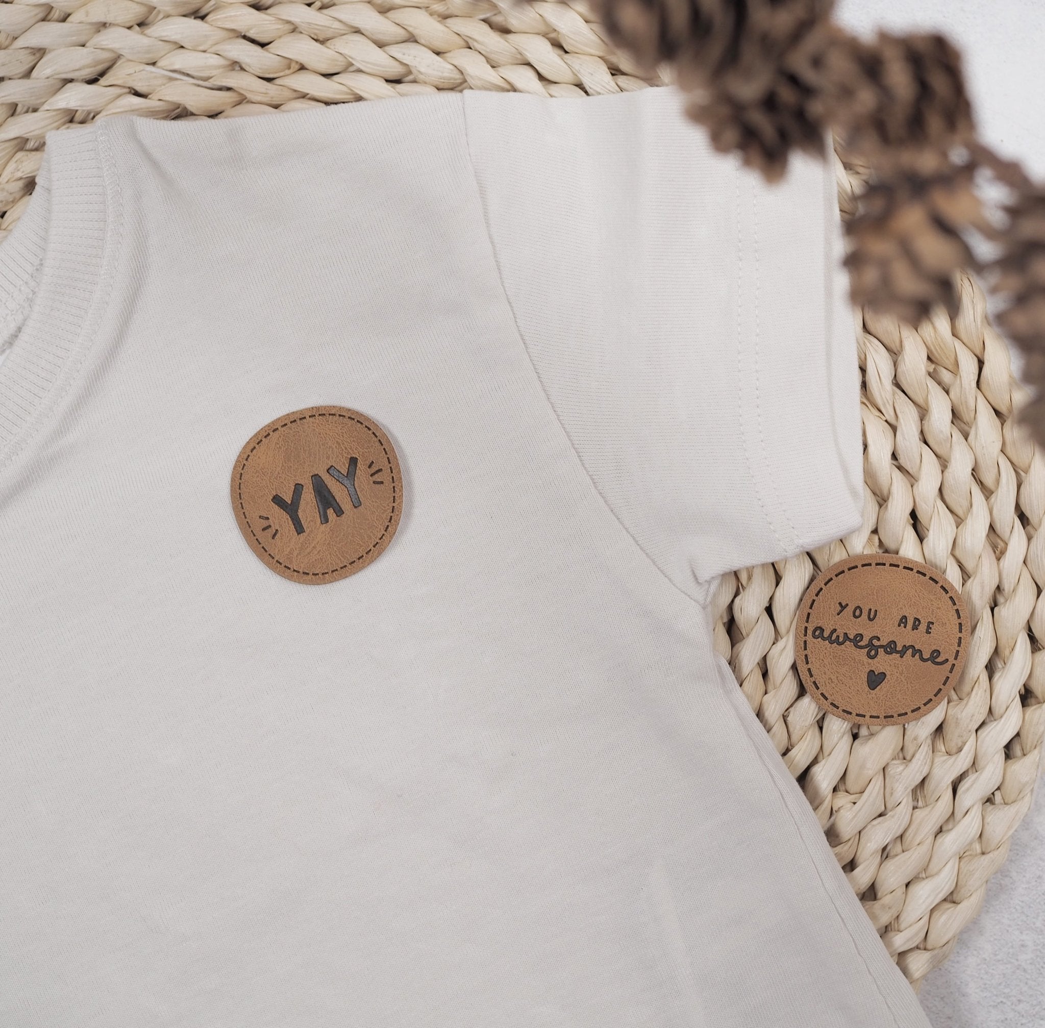 paul-clara-kunstlederlabels-yay-iron-on-b-gellabel image 2