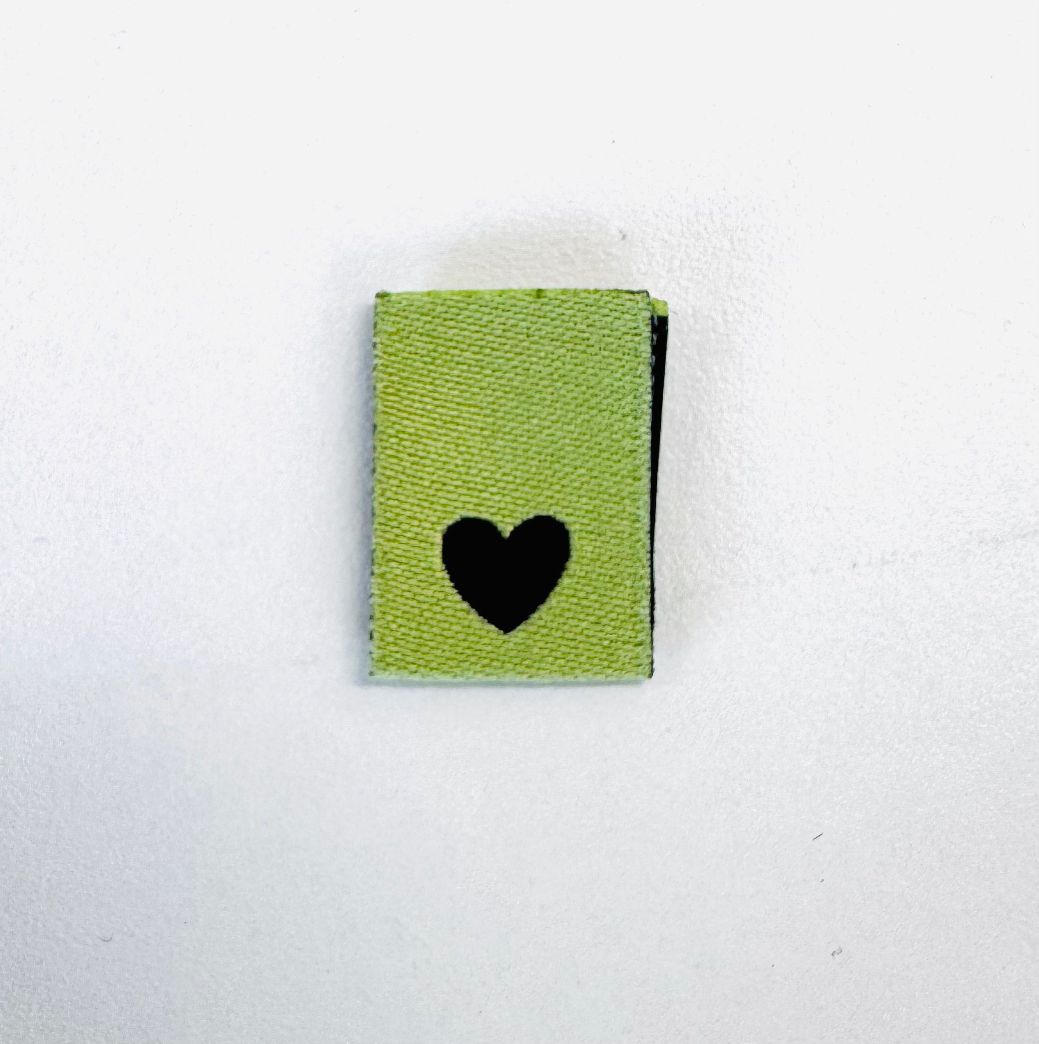 paul-clara-weblabels-mini-herz-gr-n-klapplabel-einn-hen image 1
