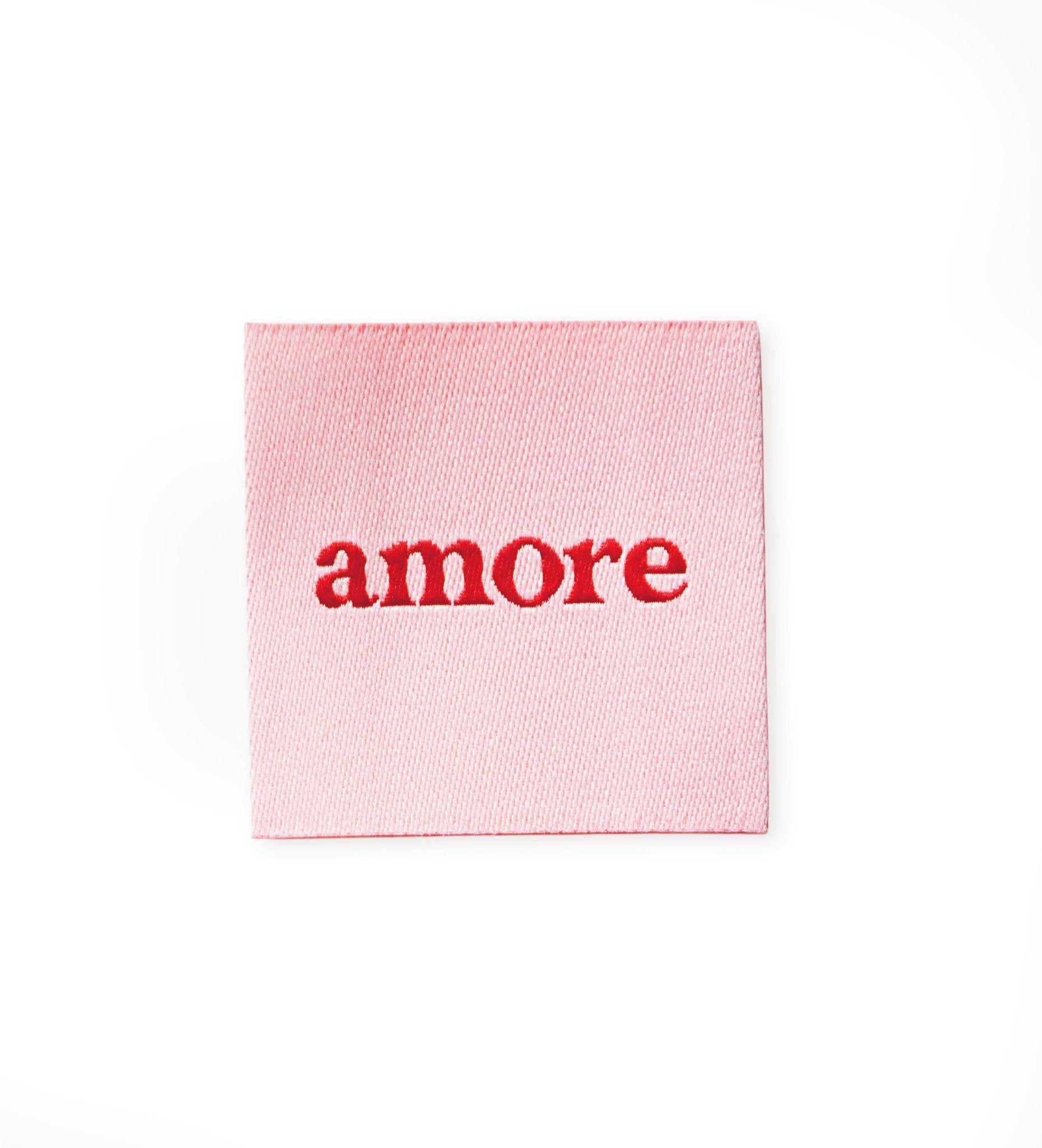 paul-clara-weblabels-amore-whatevaloves-etikett-3x3-cm image 1