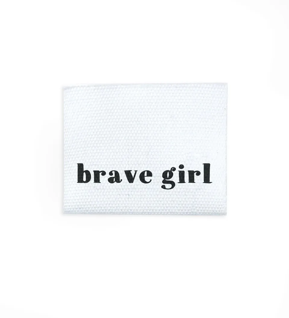 paul-clara-baumwoll-labels-brave-girl-label-baumwolle-2-5x3 image 1