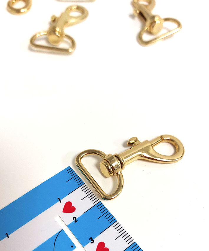lenipepunkt-karabiner-20-mm-gold-taschen-karabinerhaken image 2