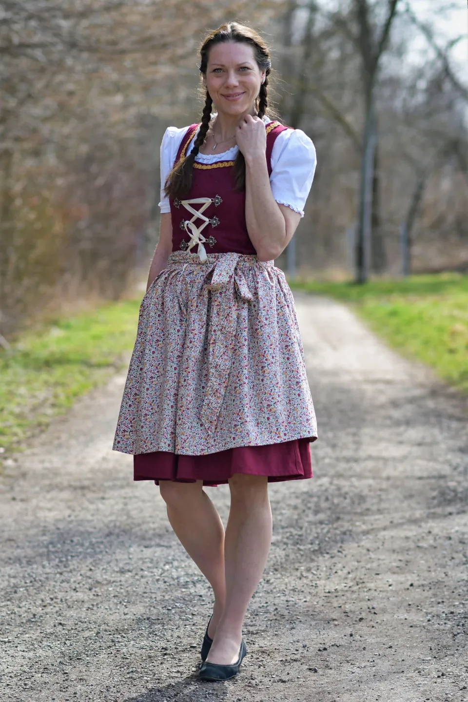 fadenk-fer-dirndl-rei-verschlussschablone-freebook-damen-download image 1
