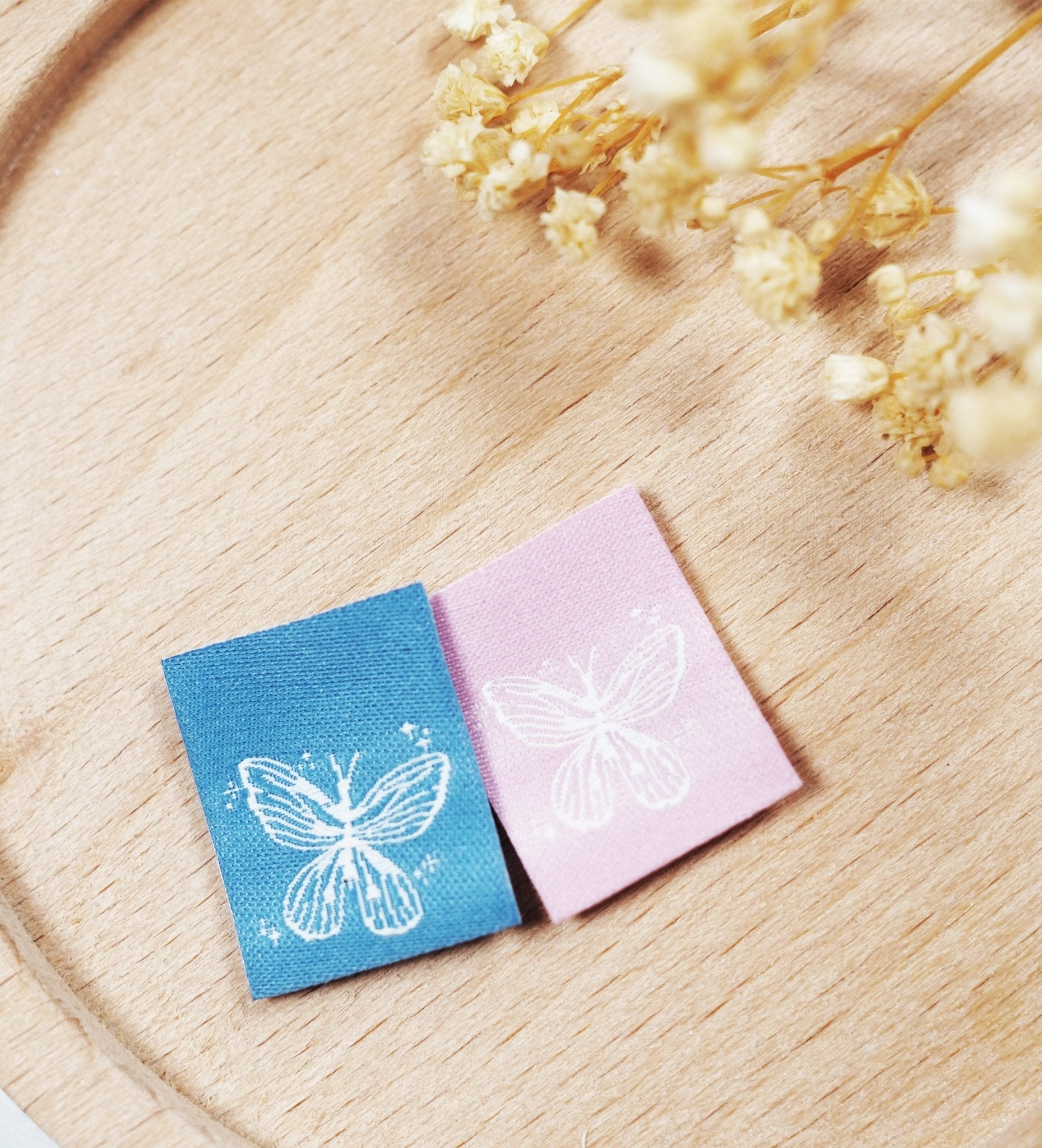 paul-clara-weblabels-schmetterling-klapplabel-blau image 2