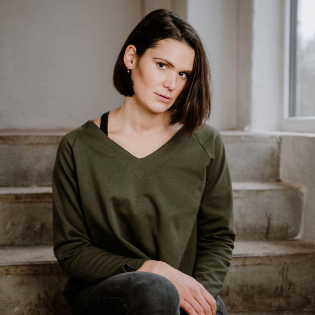 sew-simple-rooie-raglan-shirt-papierschnittmuster-v-ausschnitt image 4