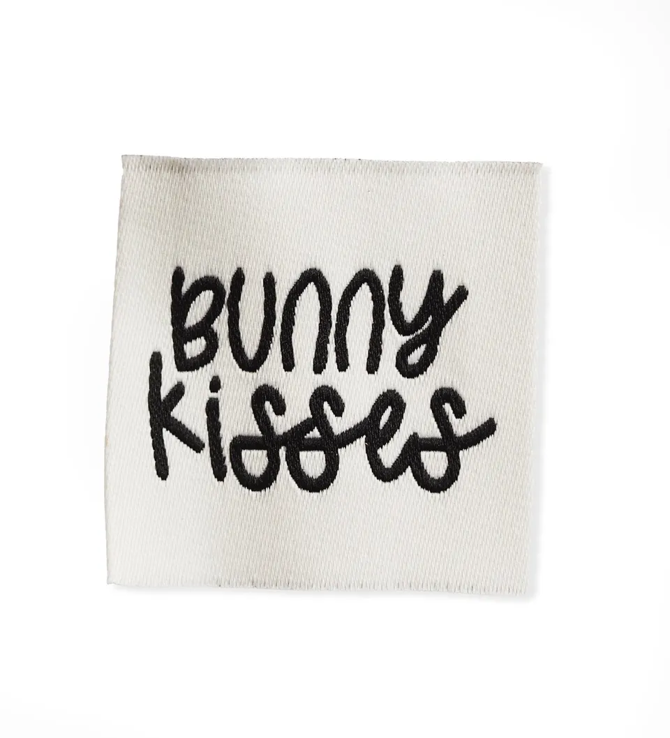 paul-clara-weblabels-bunny-kisses-weblabel-m-tzen-label-3-5-cm image 1
