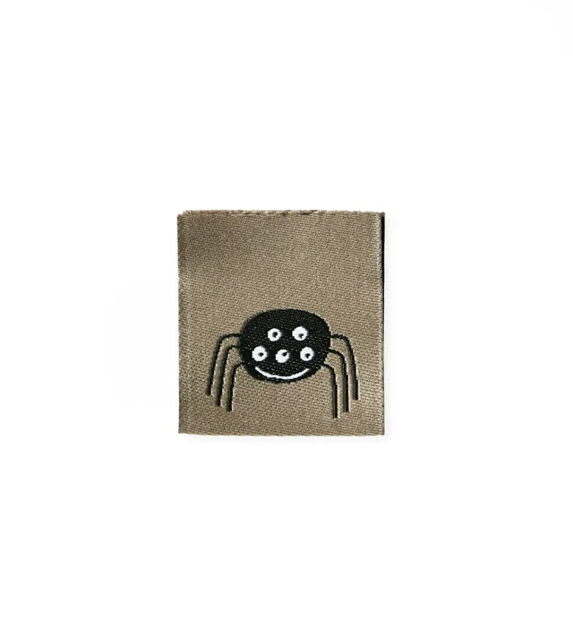 paul-clara-klapp-weblabel-spinne-zum-einn-hen image 1