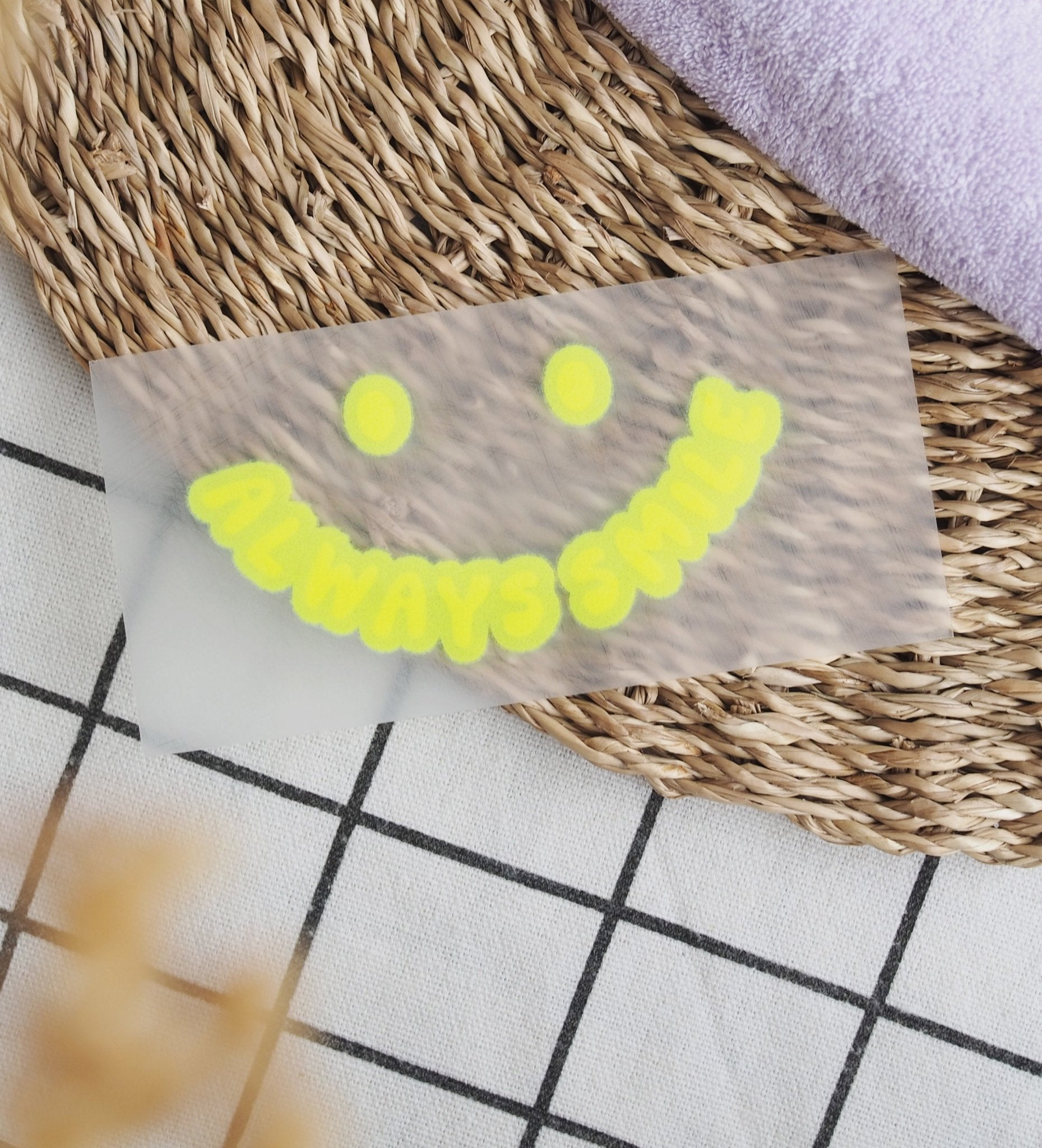 paul-clara-flock-patches-always-smile-b-gelpatch-neongelb image 3
