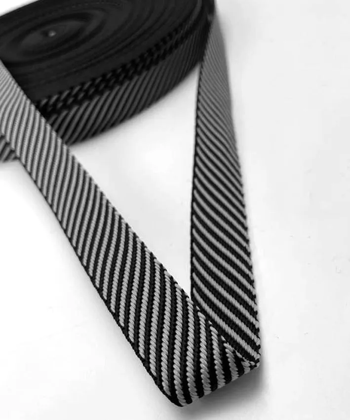 lenipepunkt-kurzwaren-gurtband-black-grey-diagonal-2-cm image 1