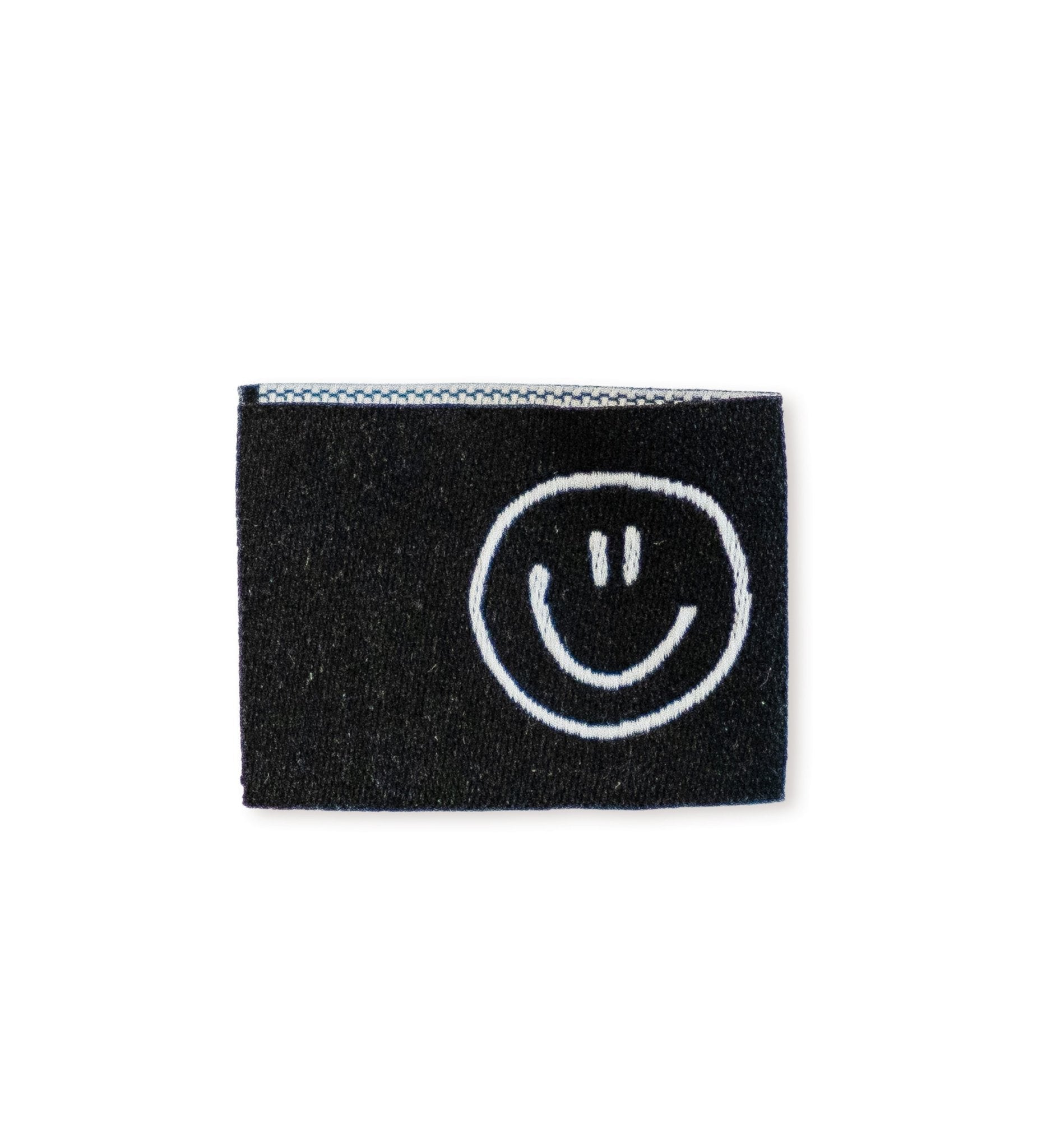 paul-clara-weblabels-happy-smile-klapp-label-schwarz image 1