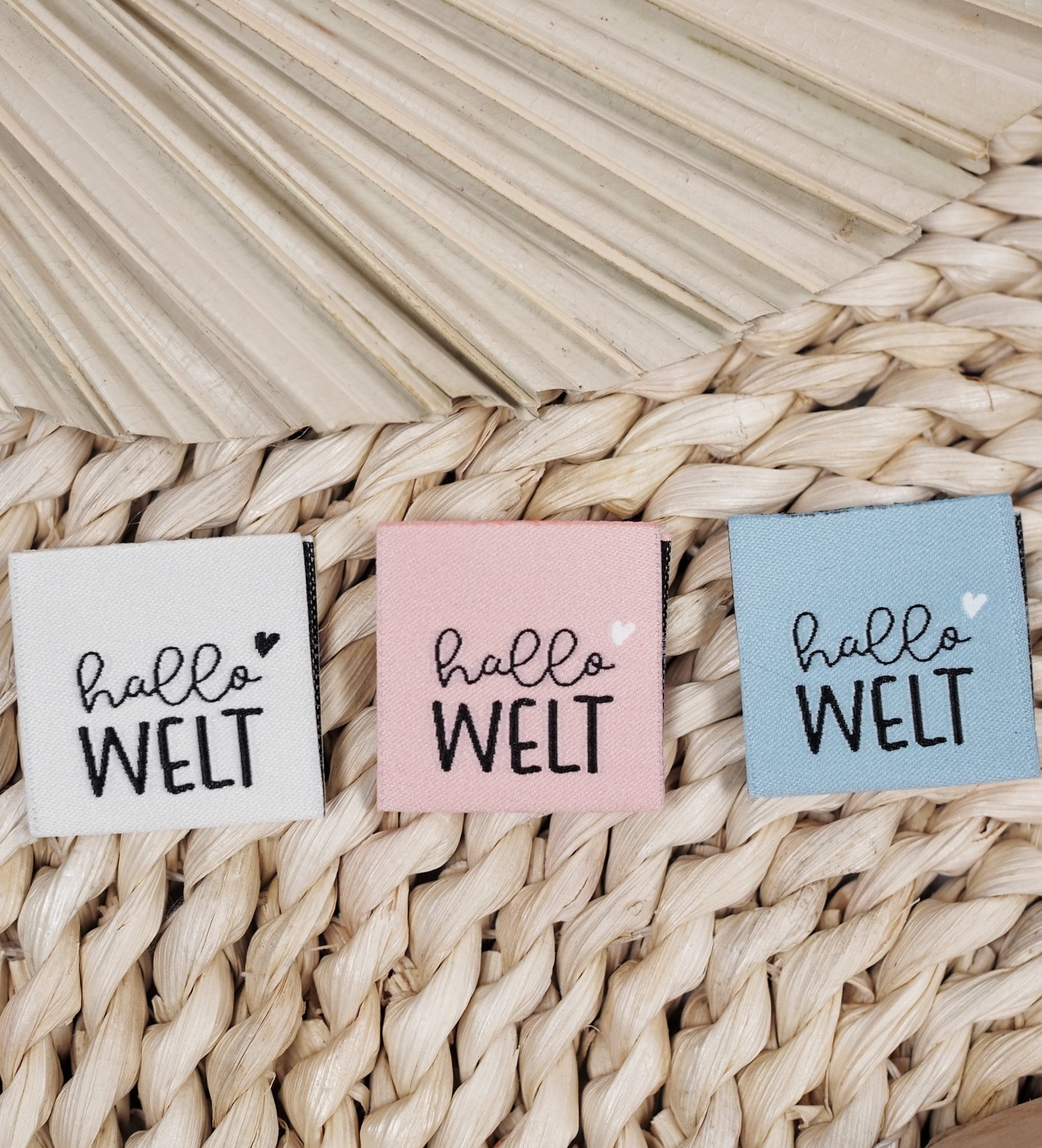 paul-clara-weblabel-hallo-welt-wei-klapp-label image 3