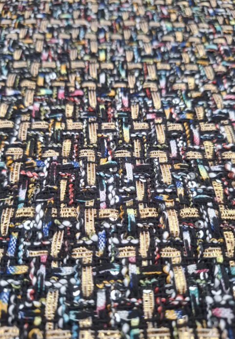 fadenk-fer-stoffe-boucle-schwarz-bunt-1-meter-jackenstoff image 3