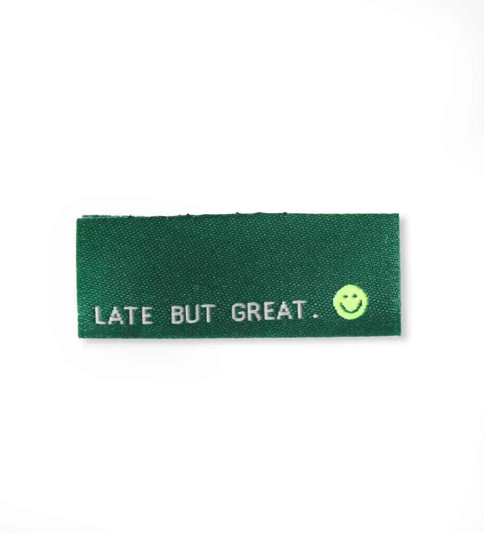 paul-clara-weblabels-late-but-great-klapp-label-spruch image 1