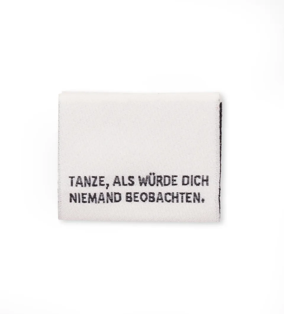 paul-clara-tanze-weblabel-typo-zum-einn-hen image 1