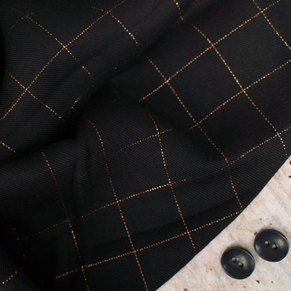 n-hfrosch-glitzer-karo-viskose-twill-schwarz-lurex-stoff image 5