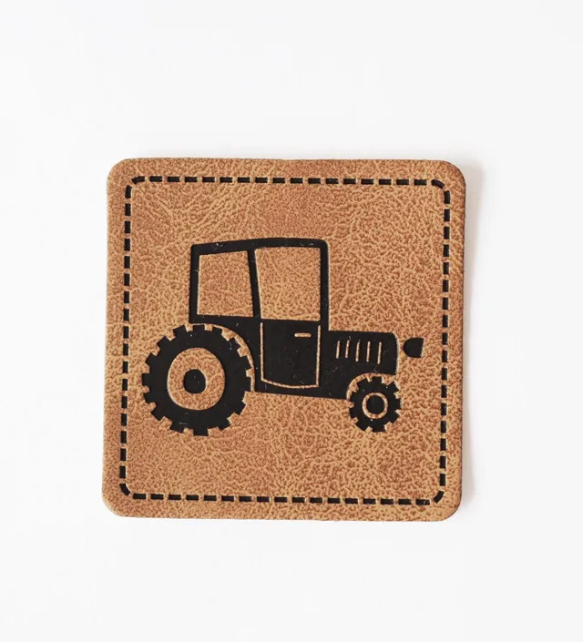 paul-clara-kunstlederlabels-traktor-label-4x4-cm-iron-on image 1