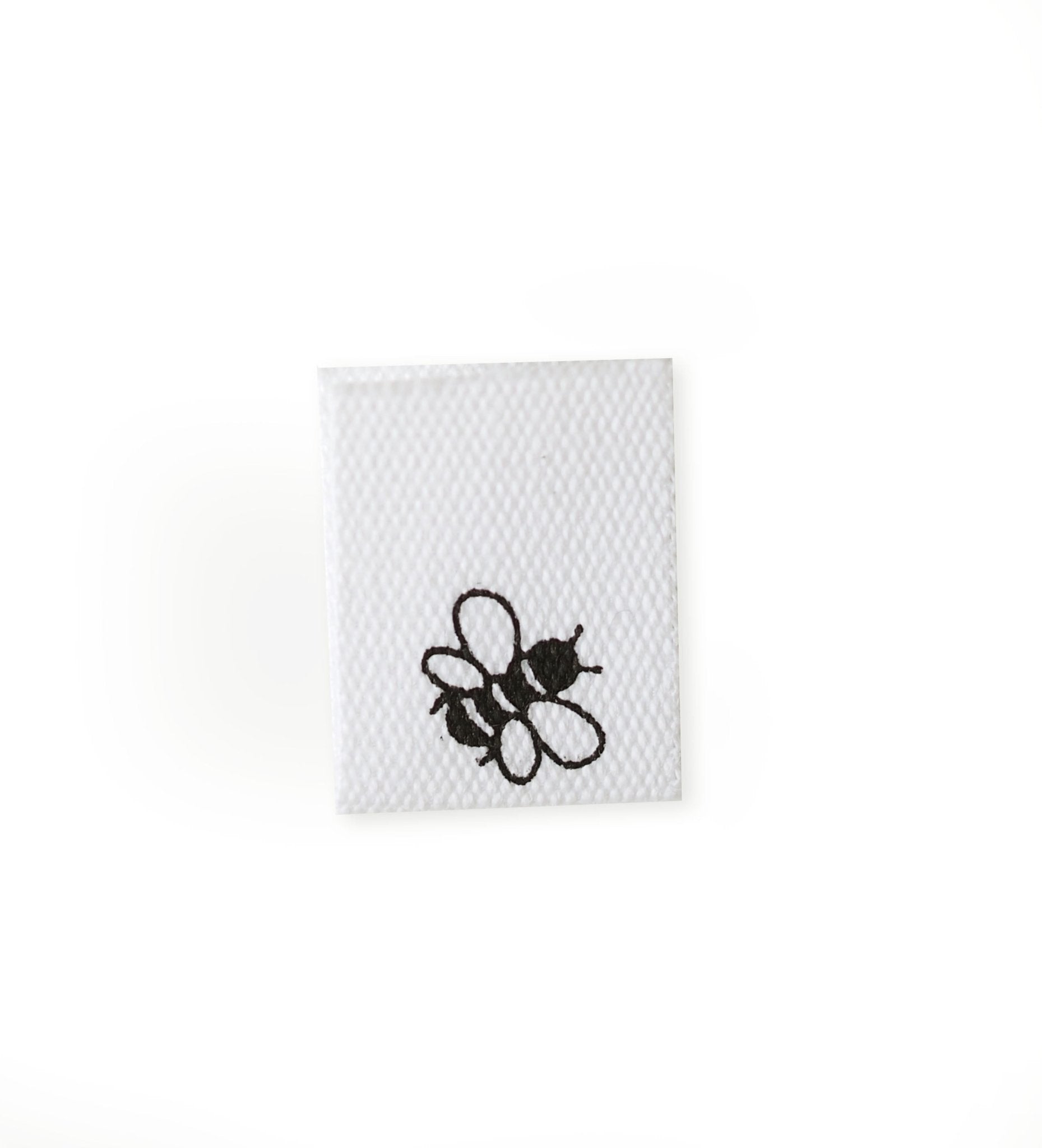 paul-clara-baumwoll-labels-klapplabel-biene-n-hetikett-1-5cm image 1