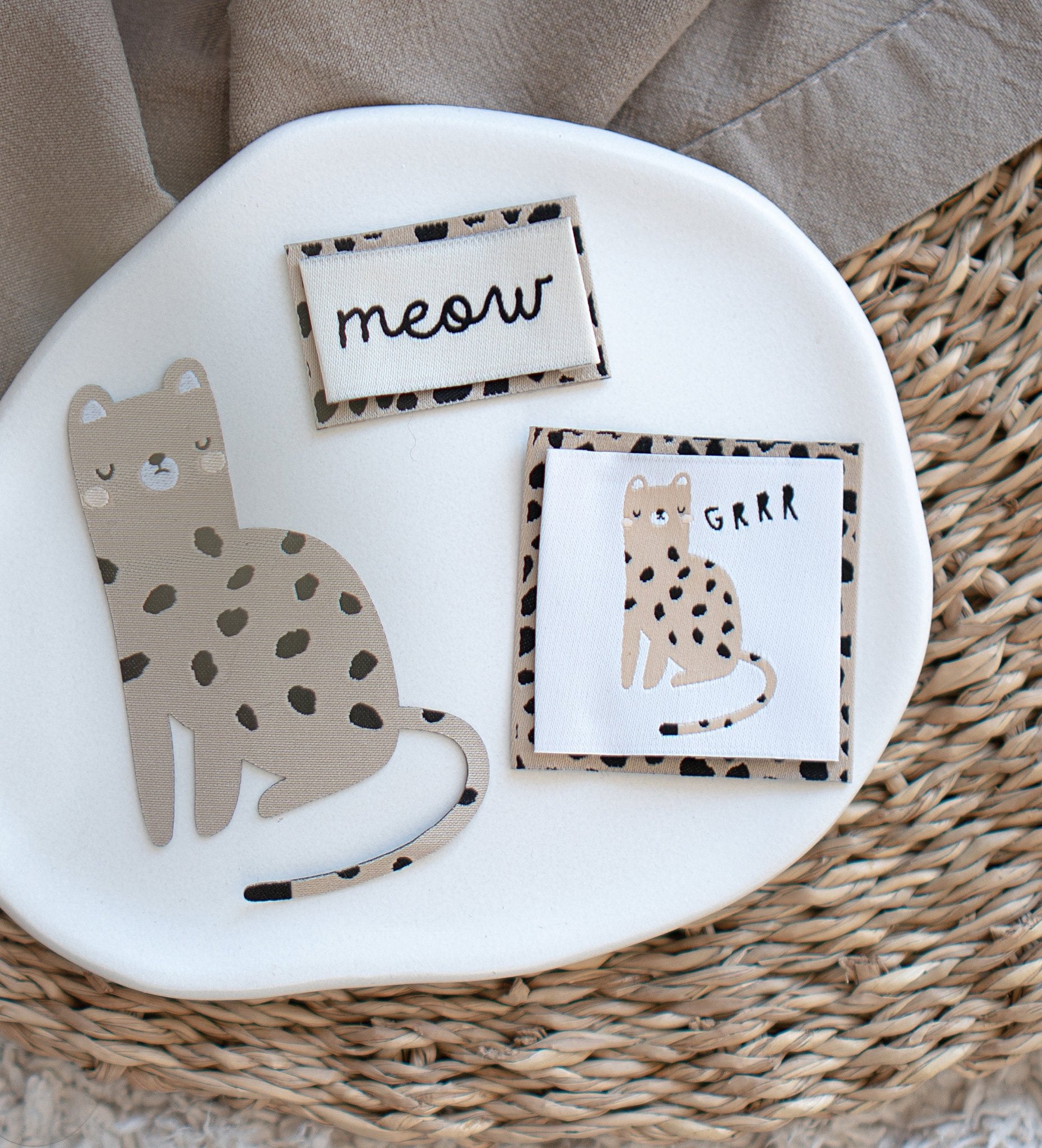 paul-clara-weblabels-leopard-grrr-weblabel-4x4-cm-cool image 2