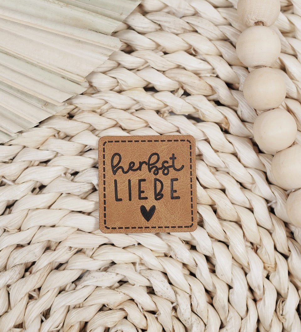 paul-clara-herbst-liebe-kunstlederlabel-iron-on-3-5-cm image 2