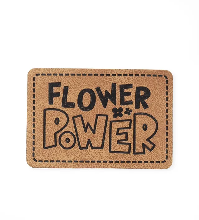 paul-clara-flower-power-kunstlederlabel-iron-on-3x4-cm image 1