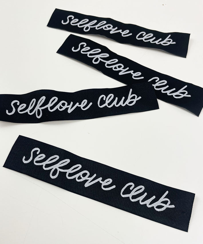 lenipepunkt-selflove-club-xl-patch-zum-einn-hen-155x30-mm image 1