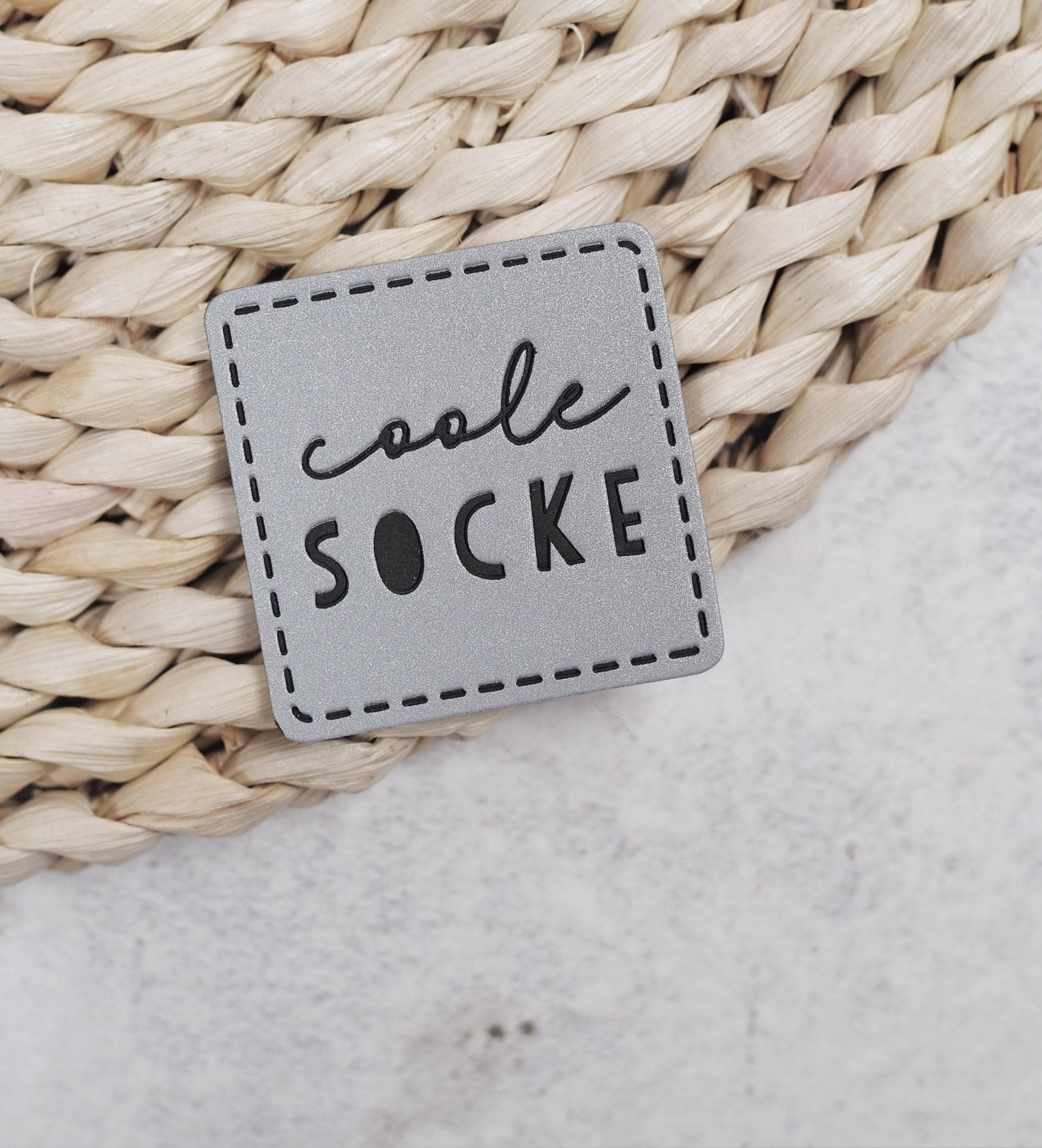 paul-clara-reflektor-labels-coole-socke-label-4x4-cm image 2