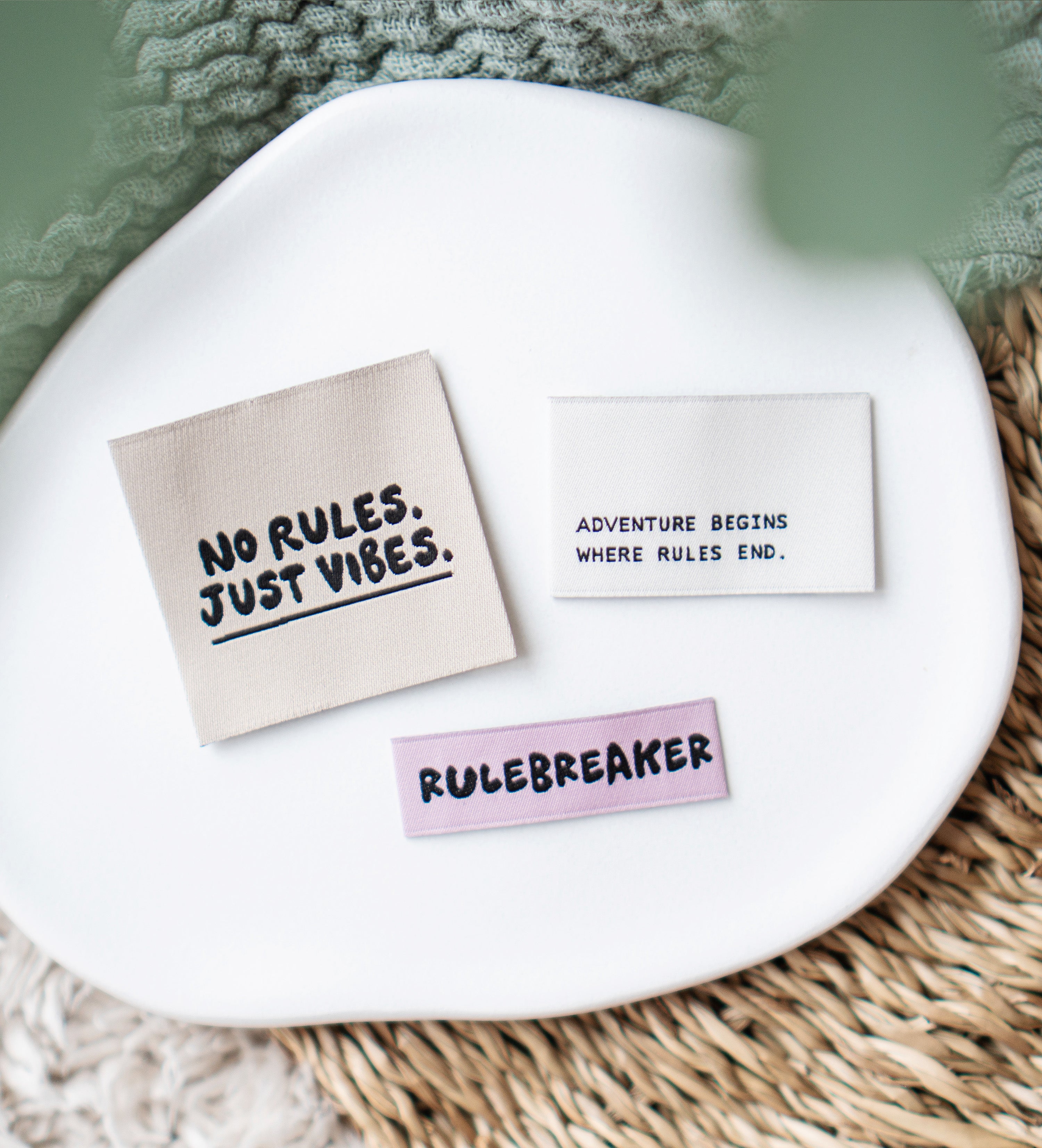 paul-clara-weblabel-rulebreaker-1-2x4cm-typo image 2