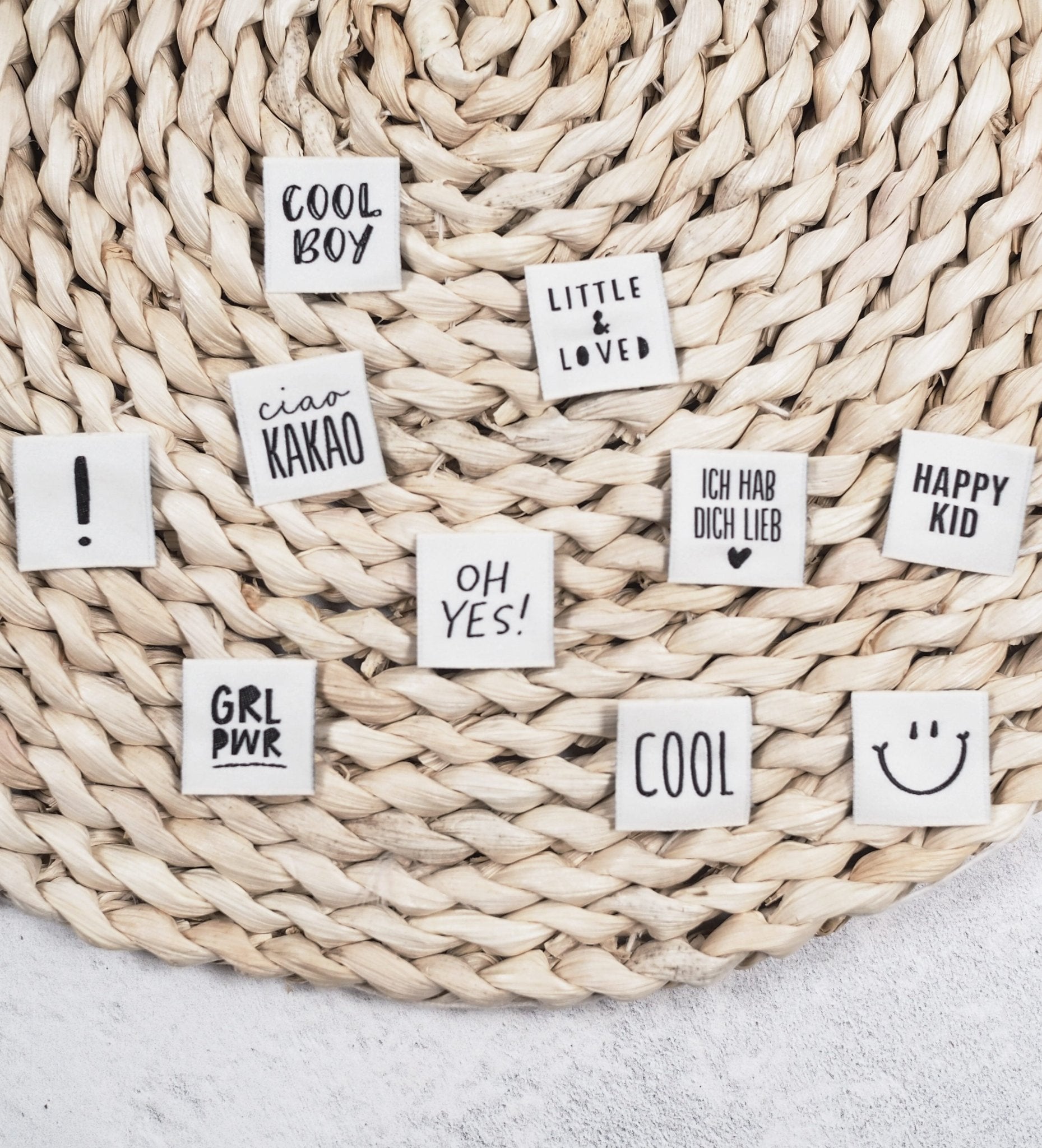 paul-clara-weblabels-mini-happy-kid-etikett-2x2-cm image 4