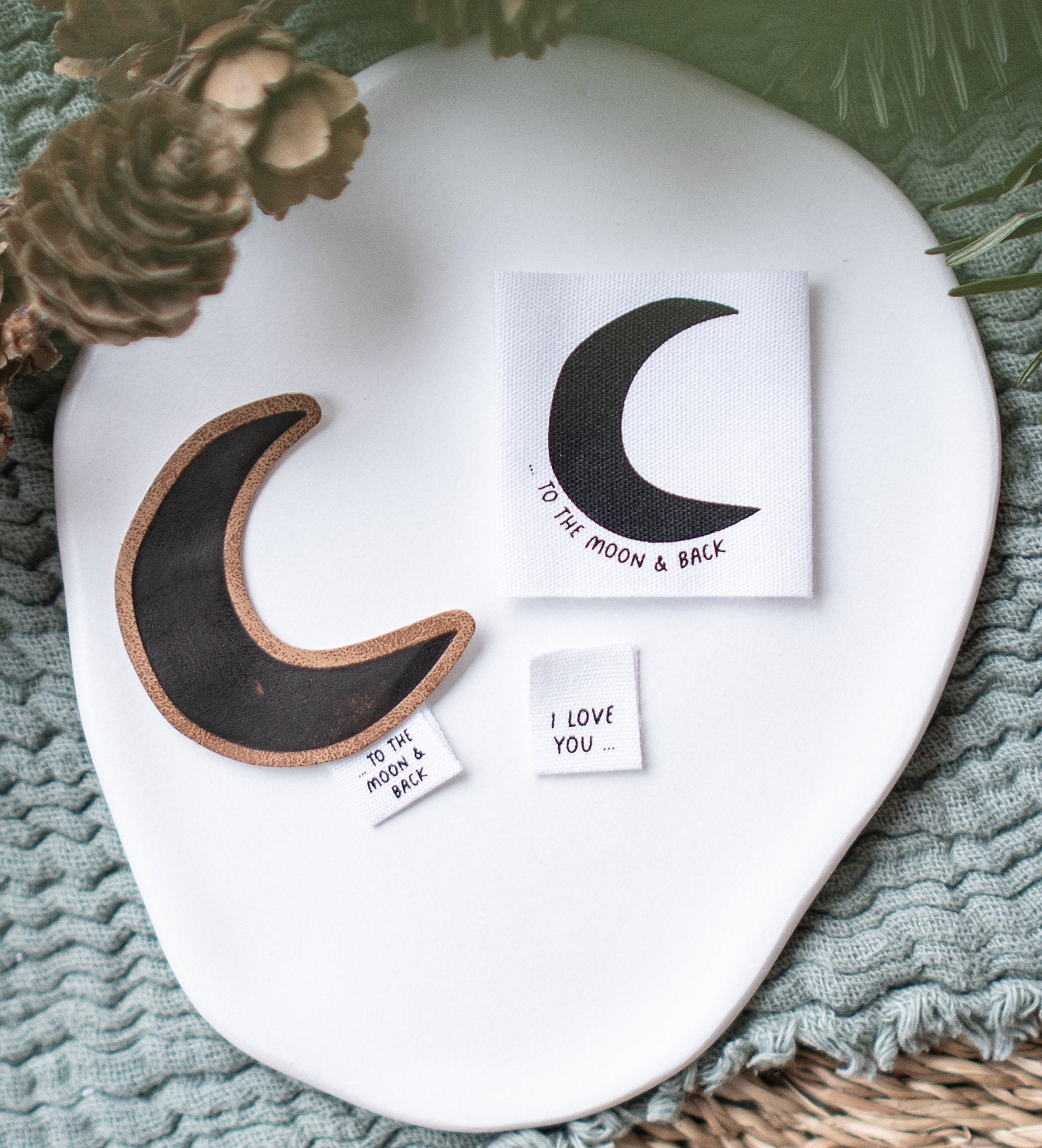 paul-clara-baumwoll-labels-moon-and-back-klapplabel-1-5-cm image 2