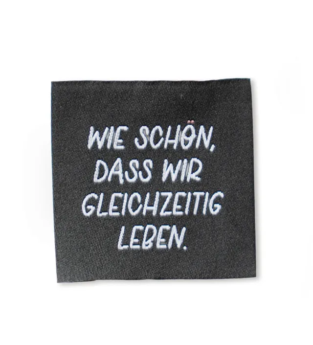 paul-clara-weblabels-wie-sch-n-dass-wir-gleichzeitig-leben-label image 1