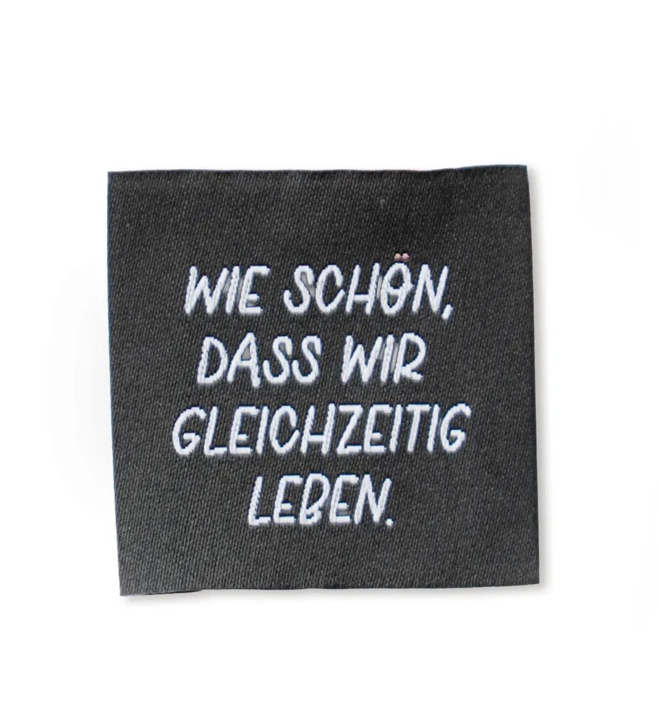 paul-clara-weblabels-wie-sch-n-dass-wir-gleichzeitig-leben-label image 1