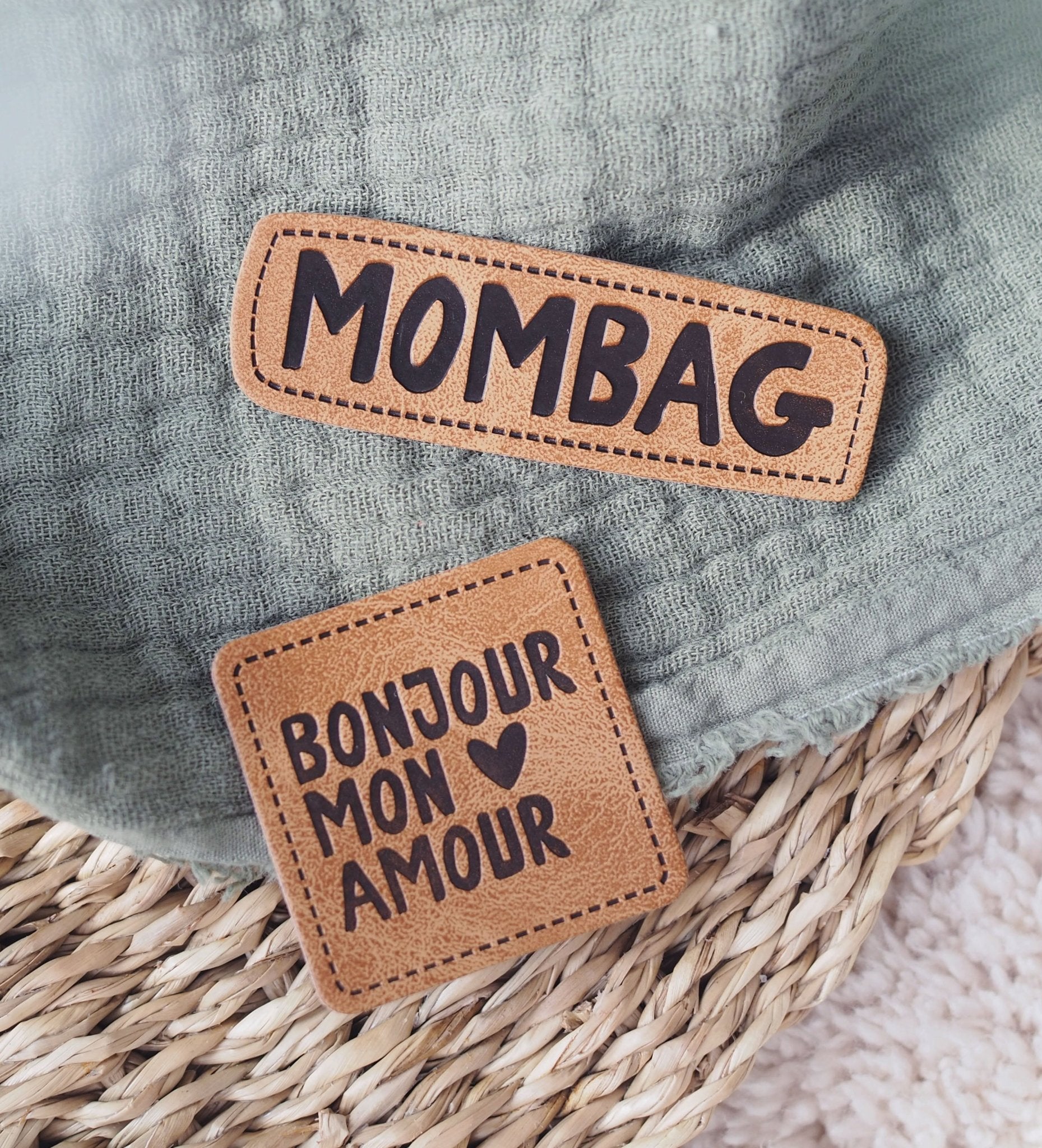 paul-clara-kunstleder-labels-bonjour-mon-amour-iron-on-3-5-cm image 2
