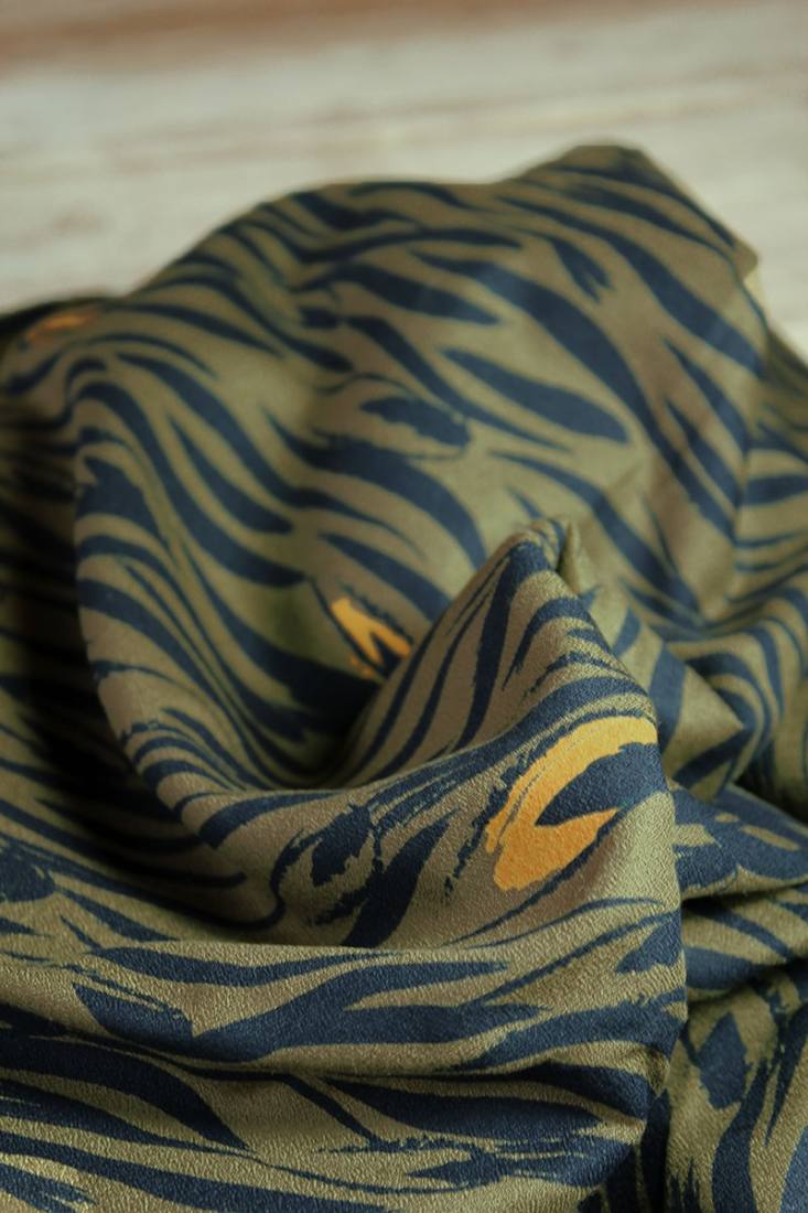 n-hfrosch-stoffe-viskose-krepp-zebra-khaki-dschungel image 8