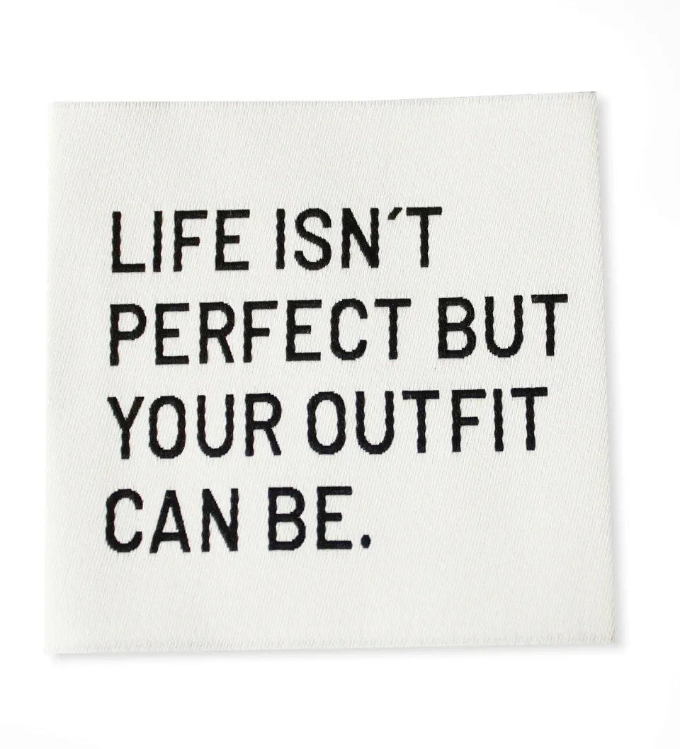 paul-clara-weblabels-xl-life-isn-t-perfect-etikett-6x6-cm image 1
