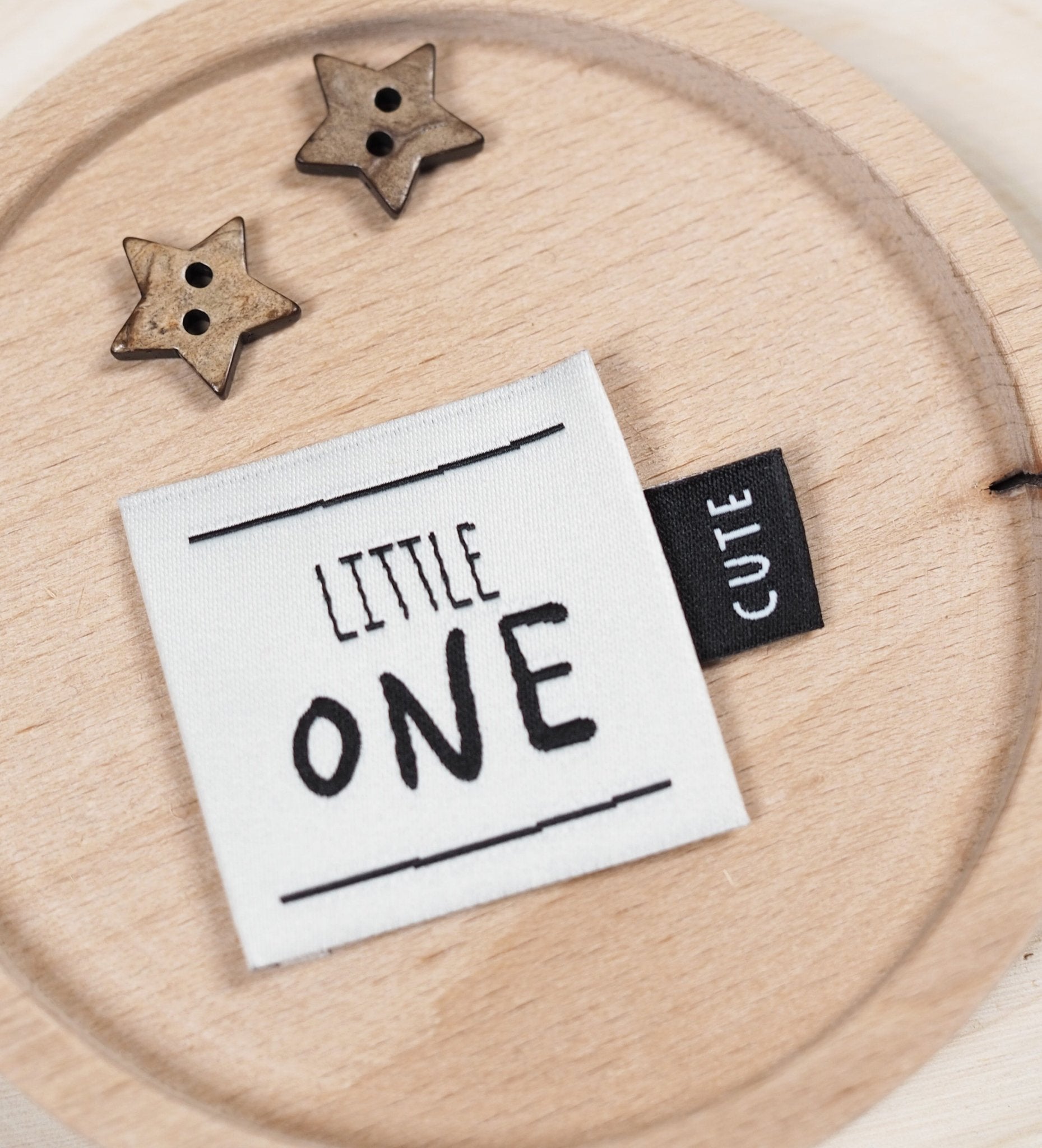 paul-clara-weblabels-mini-label-cute-einn-hlabel image 2