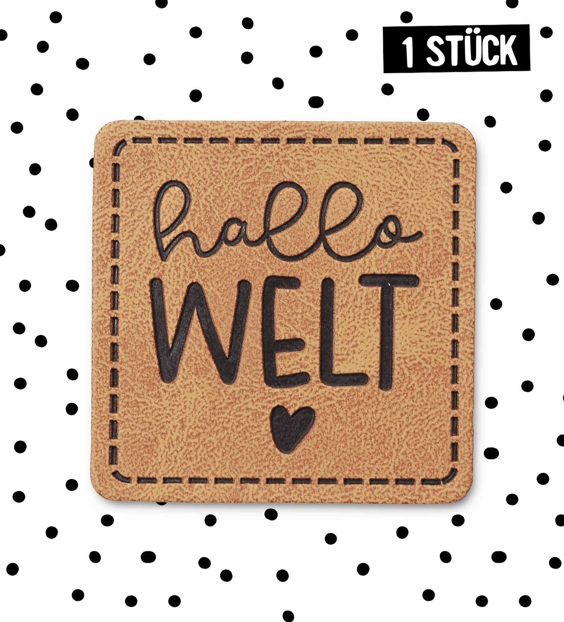 paul-clara-kunstleder-labels-hallo-welt-patch-zum-aufb-geln image 1