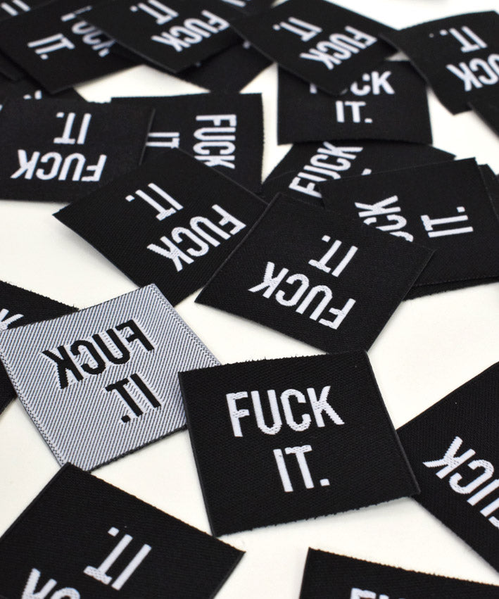 lenipepunkt-fu-it-patch-zum-aufn-hen-3x3-cm-schwarz-wei image 1