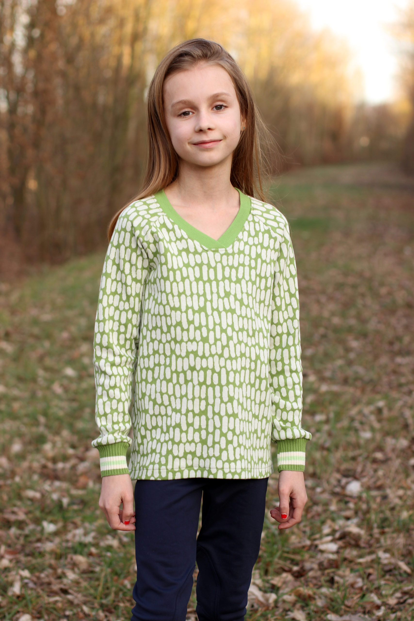 fadenk-fer-vicky-kinder-pullover-schnittmuster-ebook-74-164-v-ausschnitt image 3